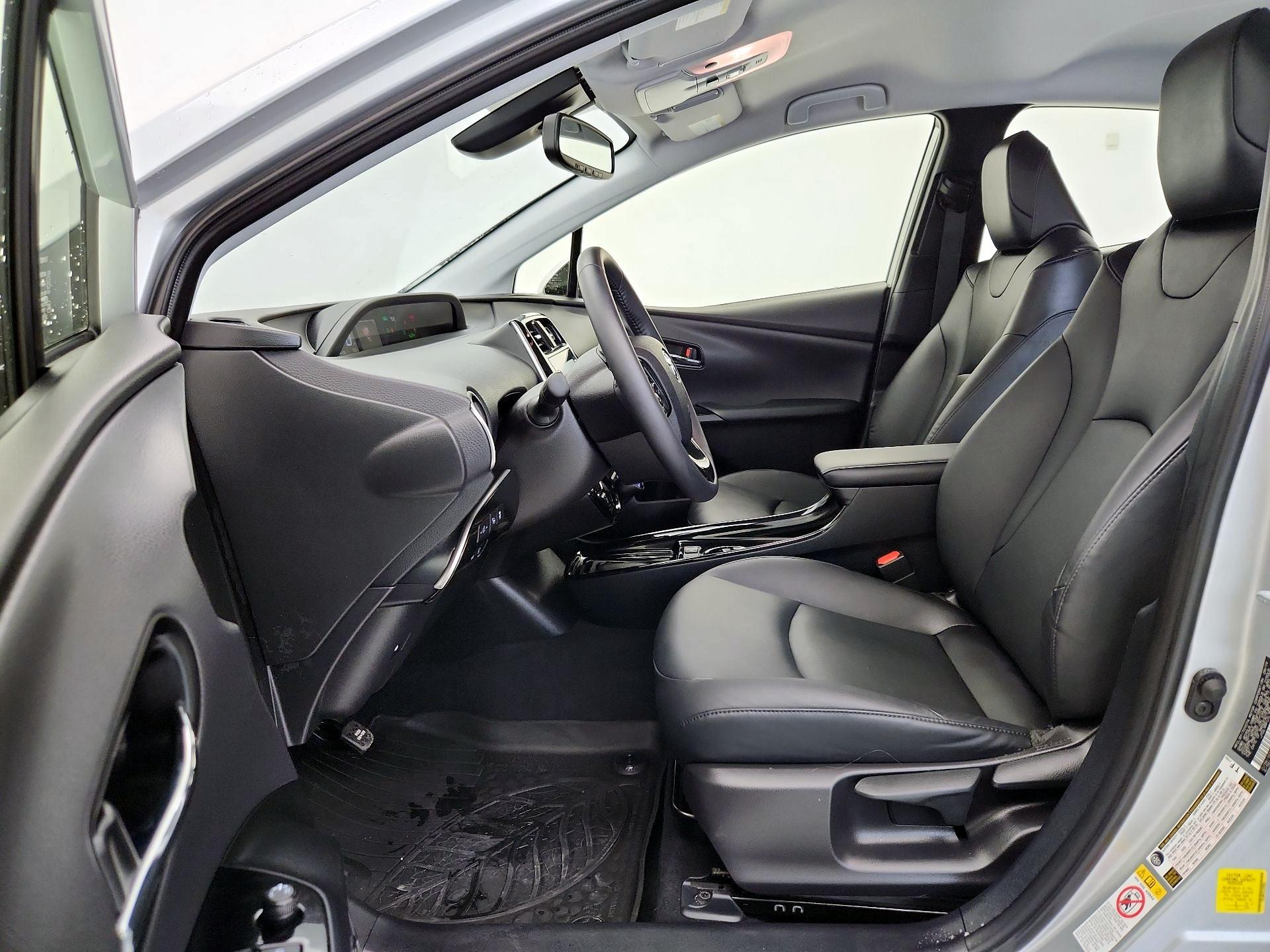 Thumbnail: 2020 Toyota Prius - 11