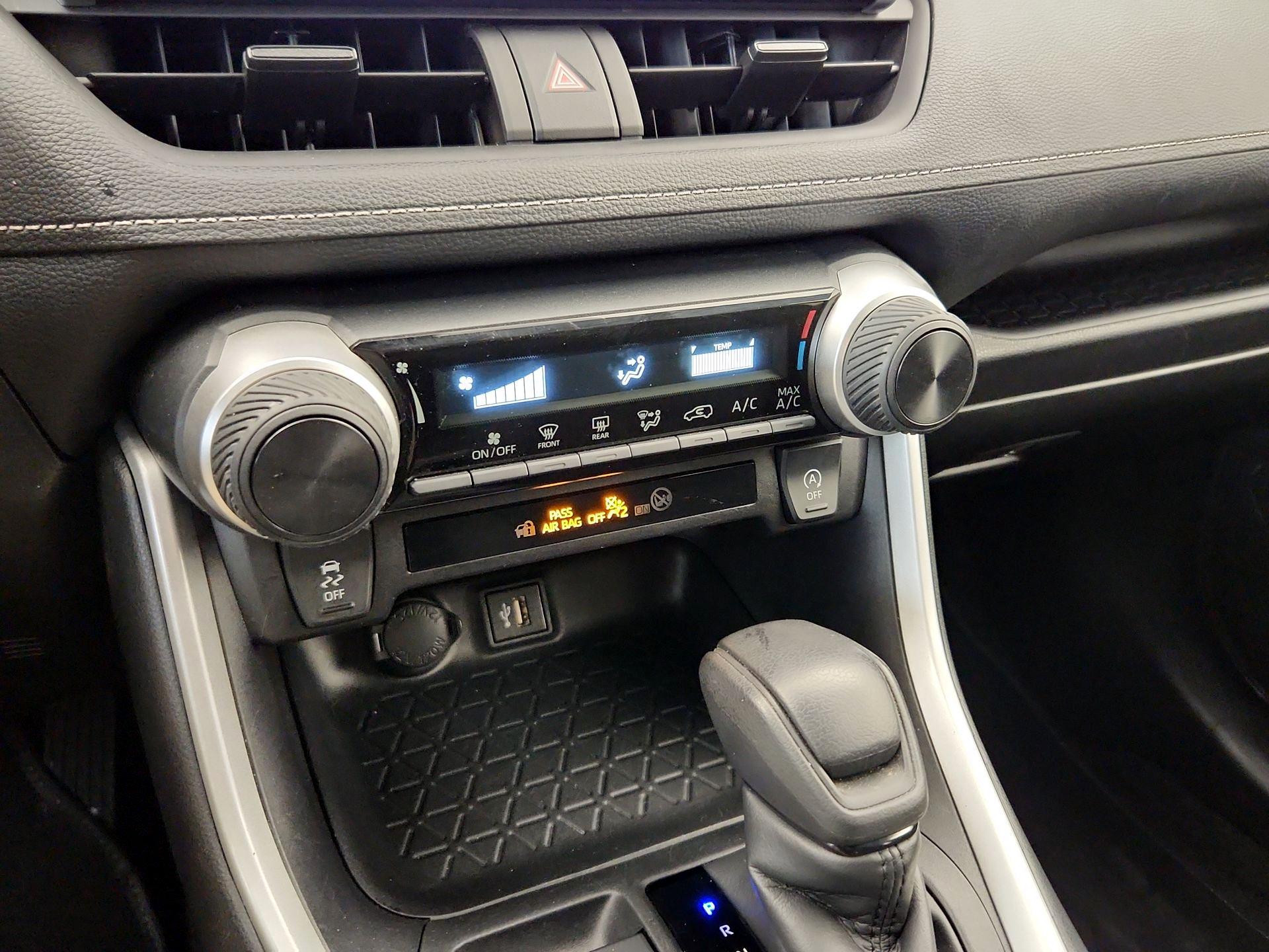 Thumbnail: 2024 Toyota RAV4 - 16