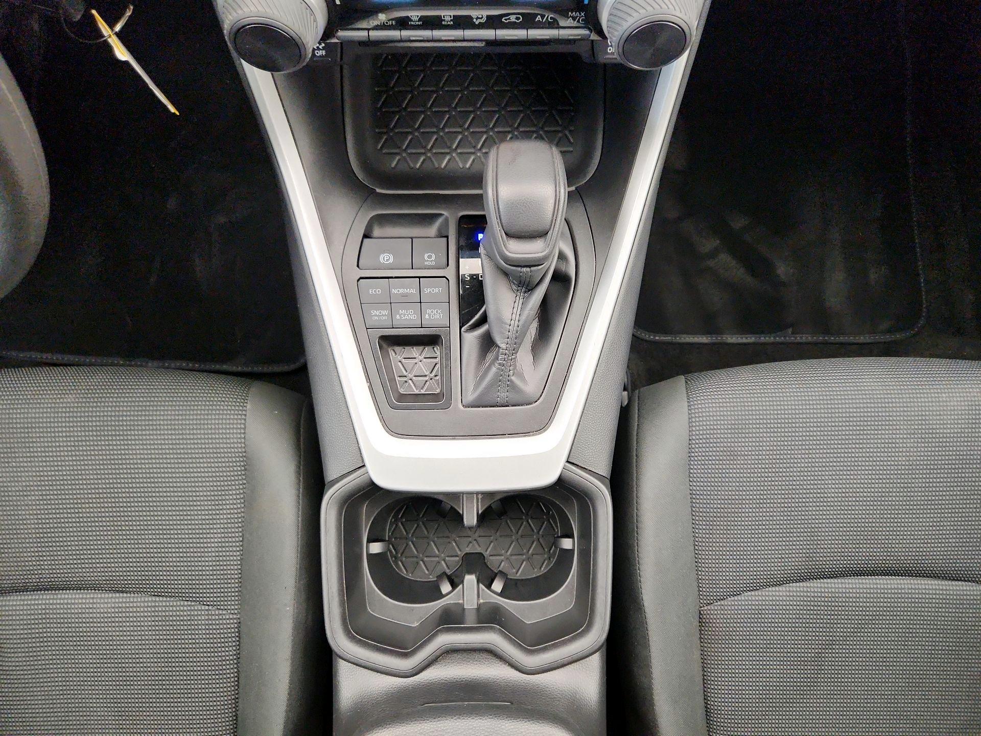 Thumbnail: 2024 Toyota RAV4 - 17