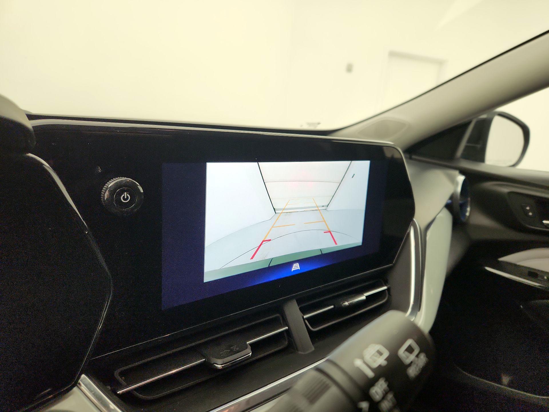 Thumbnail: 2025 Chevrolet Trax - 14