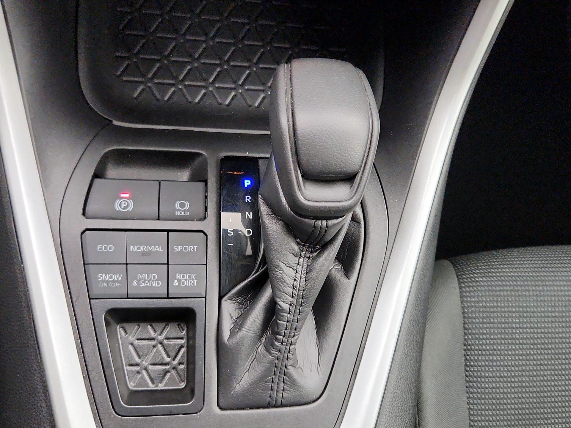 Thumbnail: 2024 Toyota RAV4 - 17