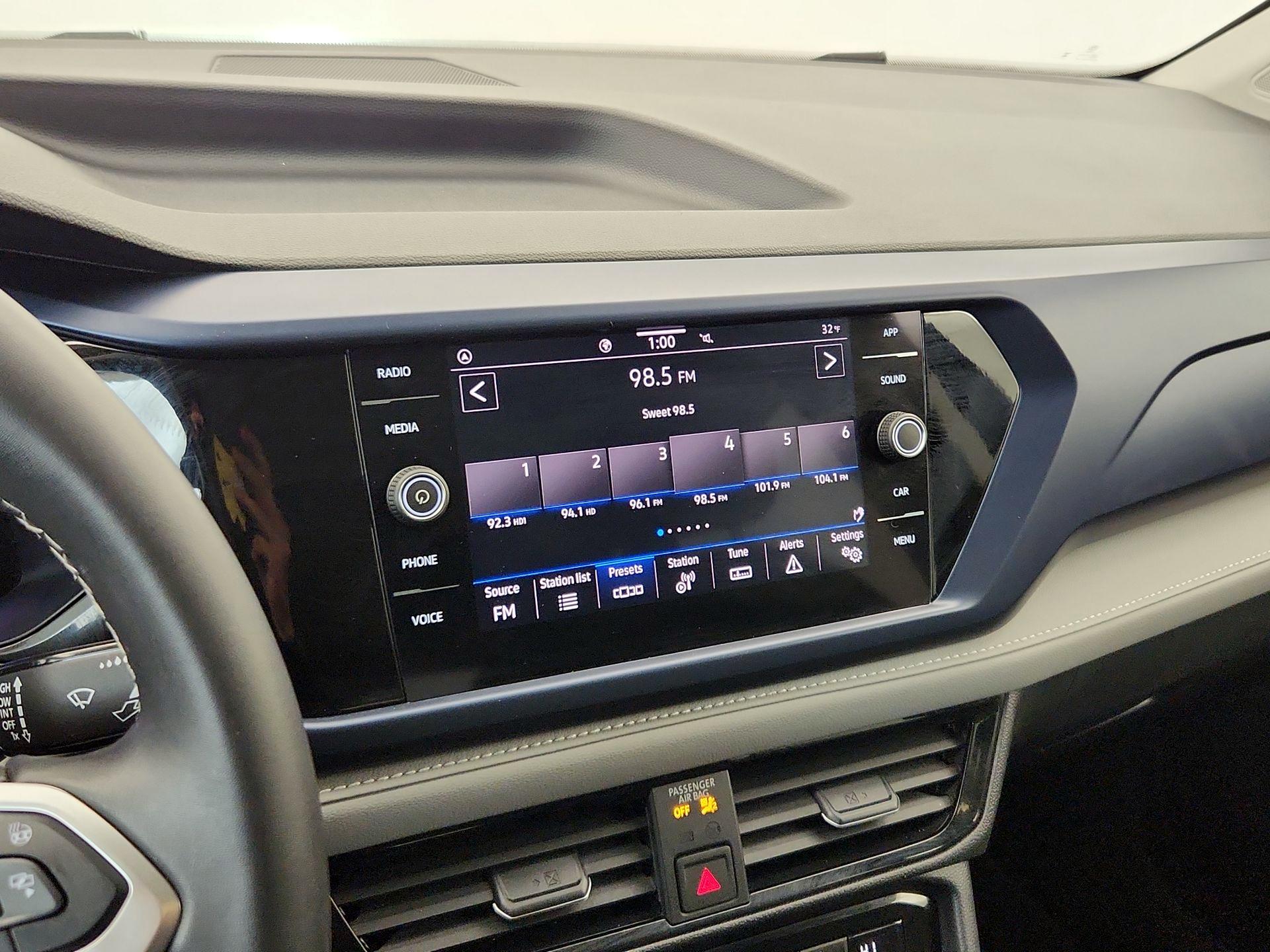 Thumbnail: 2024 Volkswagen Taos - 15