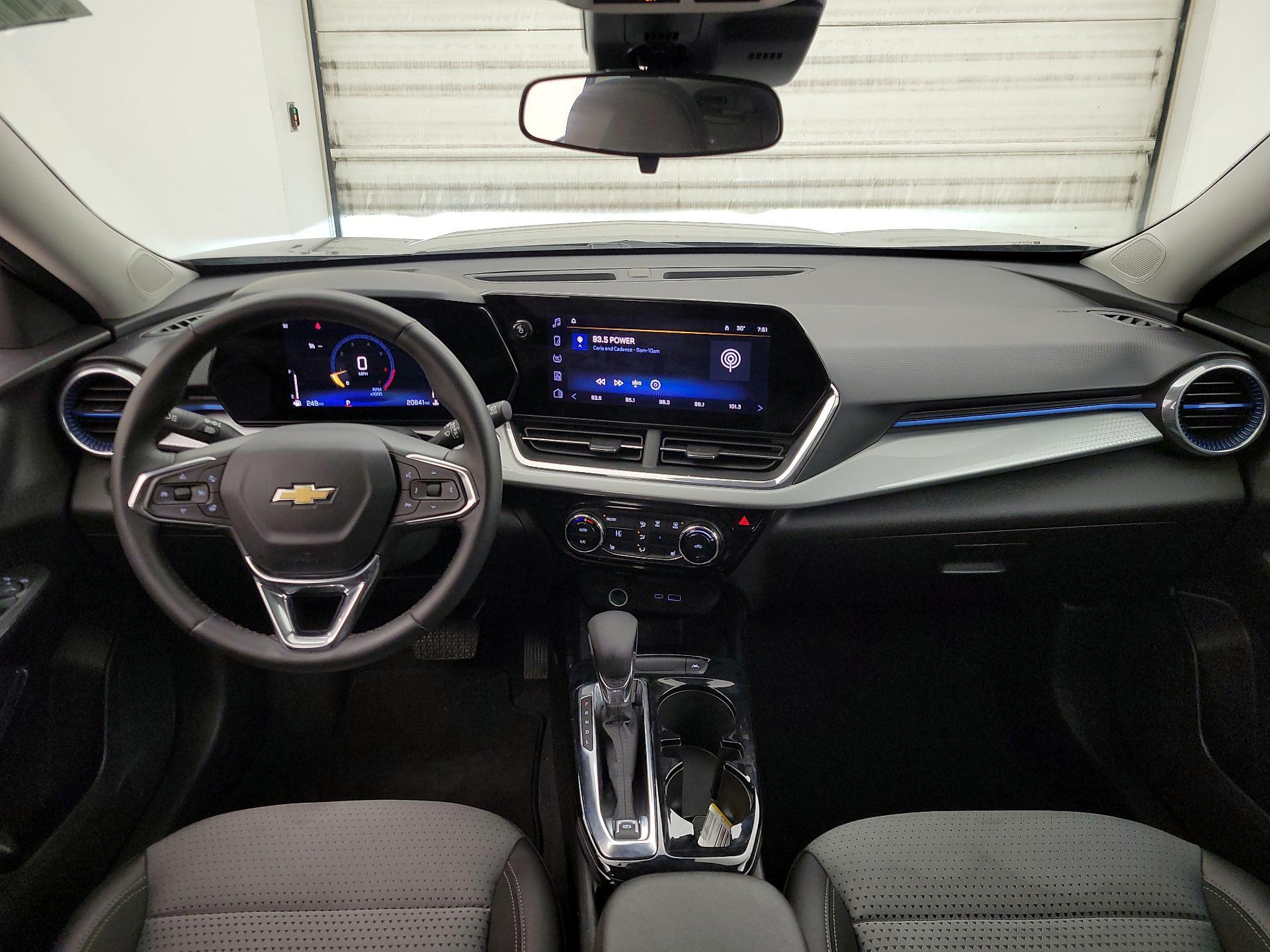 Thumbnail: 2025 Chevrolet Trax - 9