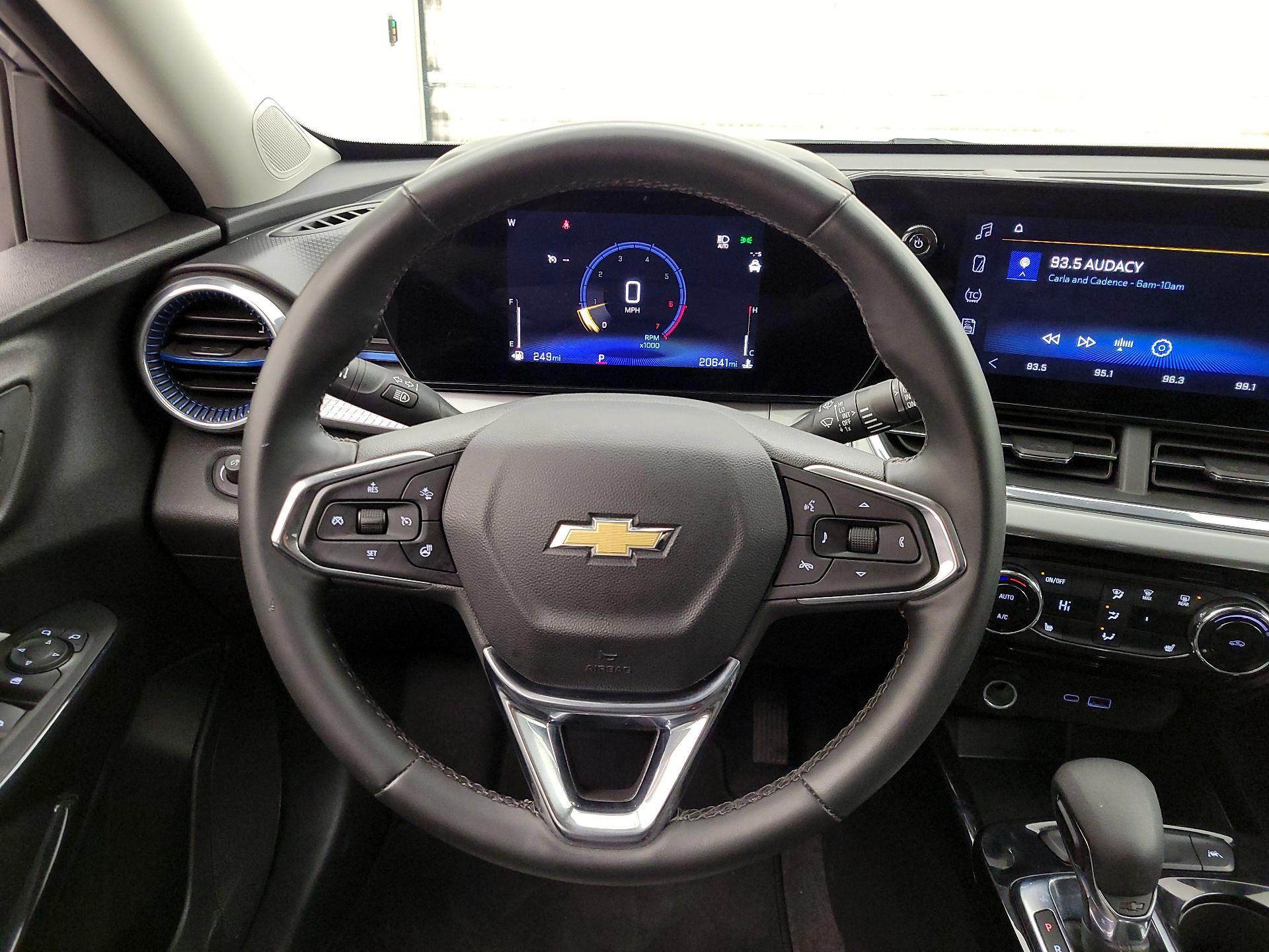 Thumbnail: 2025 Chevrolet Trax - 10