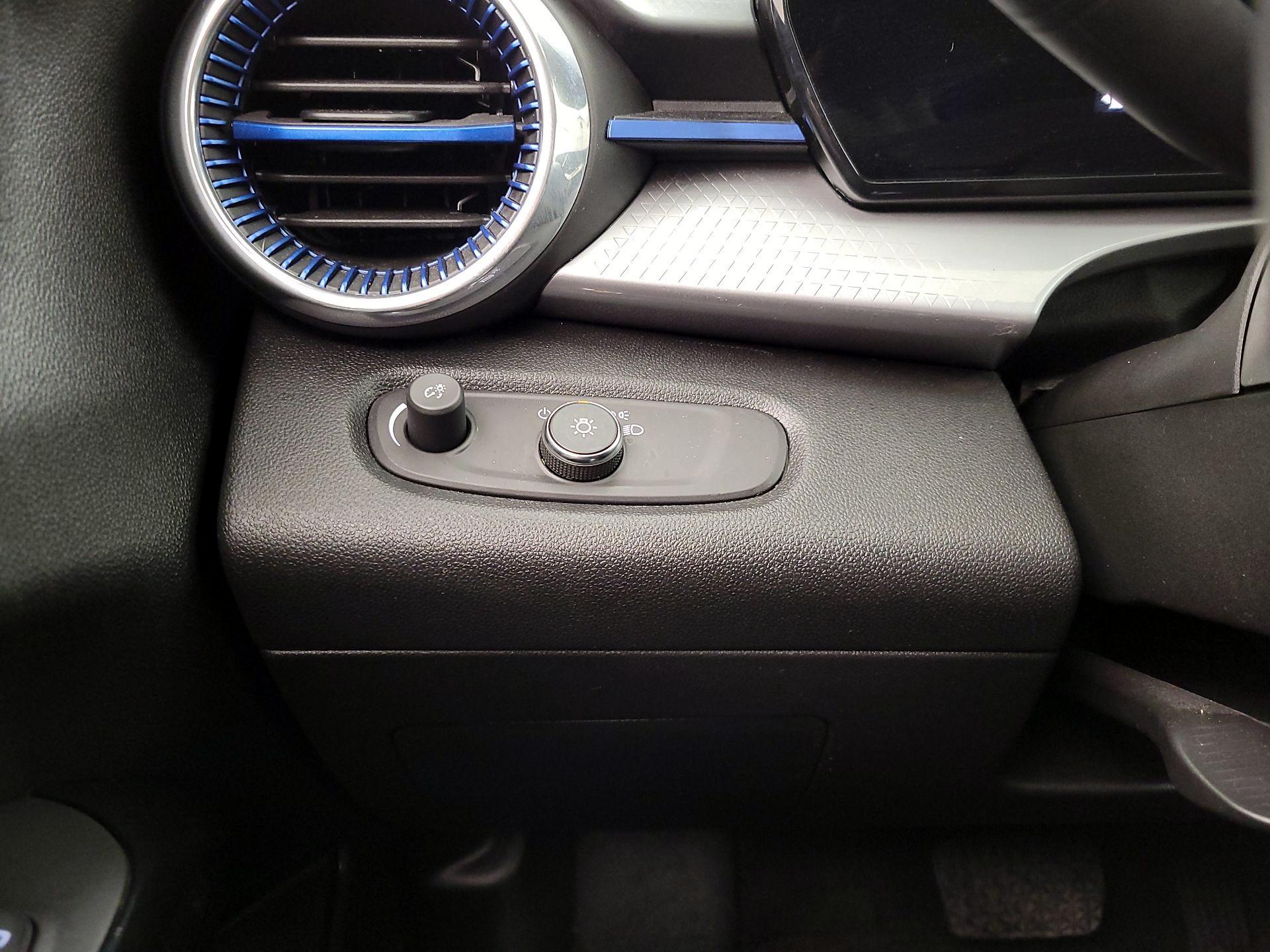 Thumbnail: 2025 Chevrolet Trax - 13