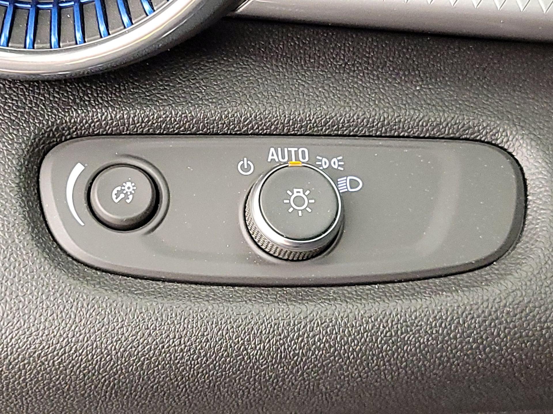 Thumbnail: 2025 Chevrolet Trax - 13