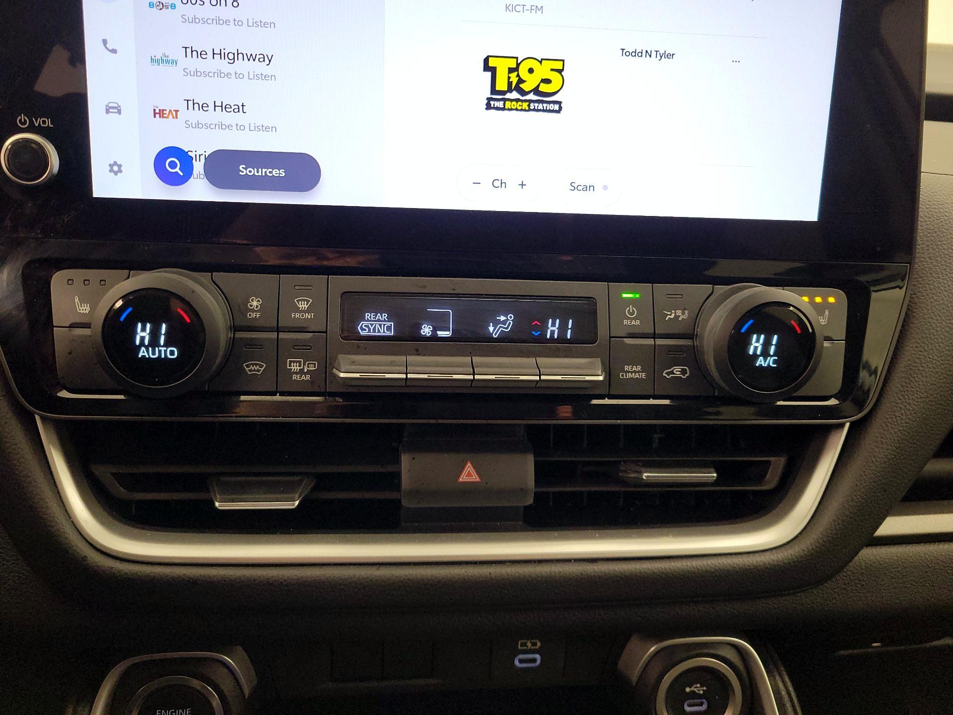 Thumbnail: 2025 Toyota Grand Highlander - 16