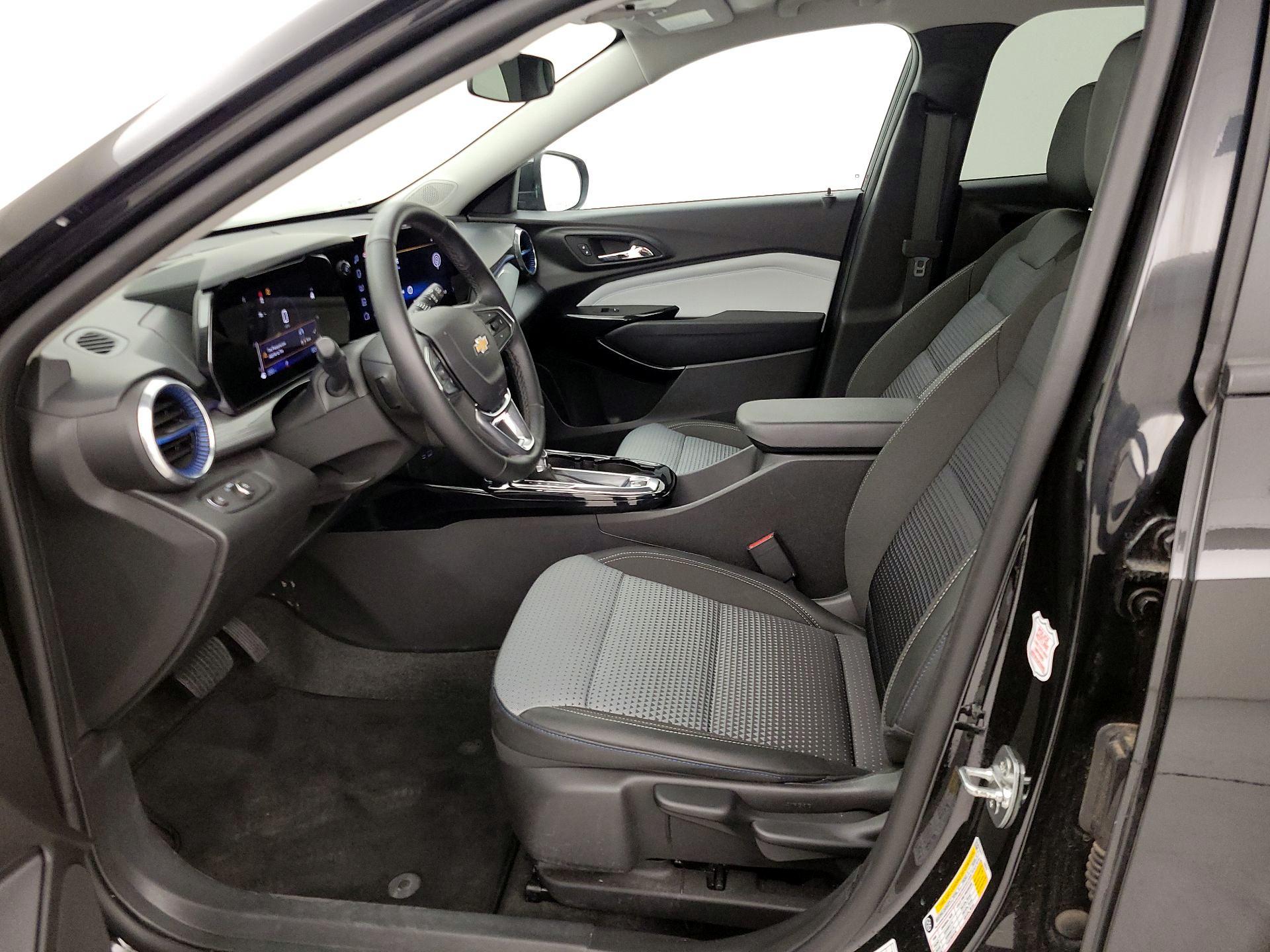 Thumbnail: 2025 Chevrolet Trax - 11