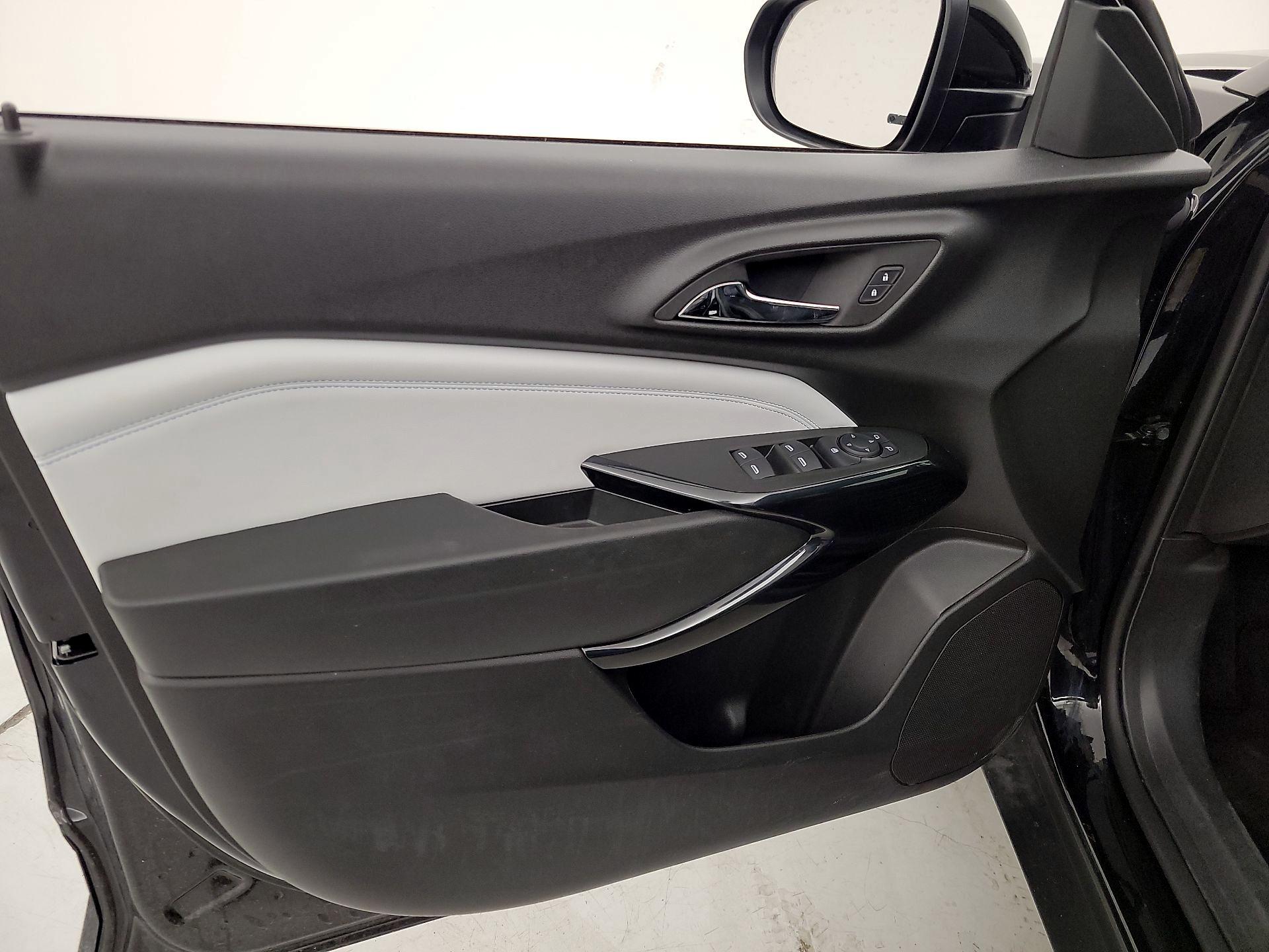 Thumbnail: 2025 Chevrolet Trax - 12