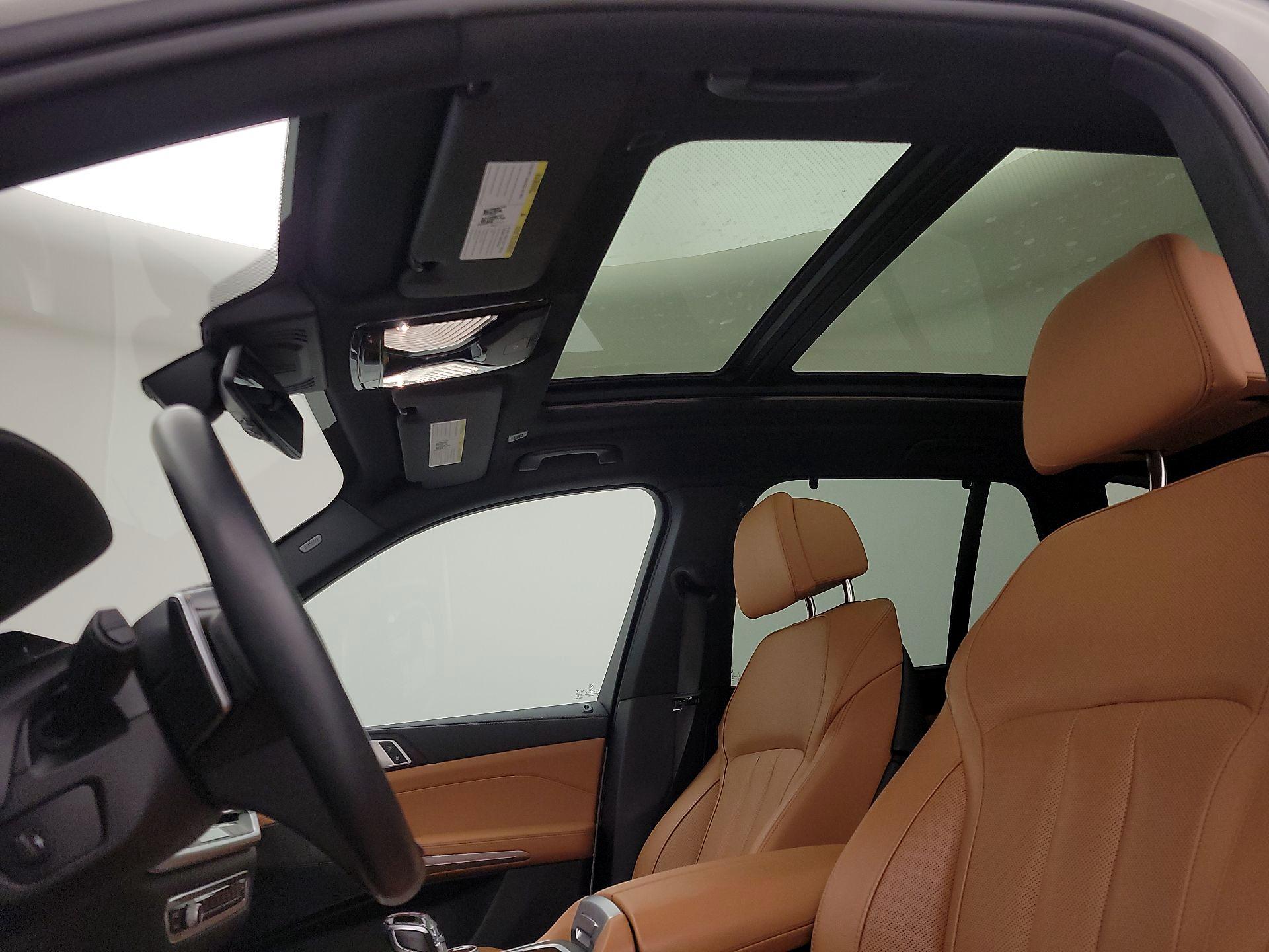 Thumbnail: 2022 BMW X5 - 20