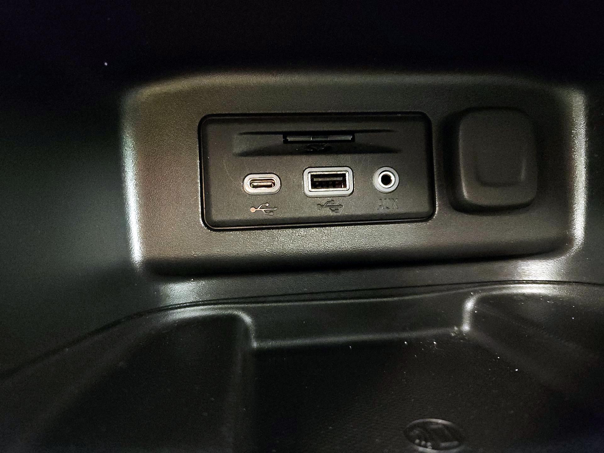 Thumbnail: 2021 Chevrolet Equinox - 19