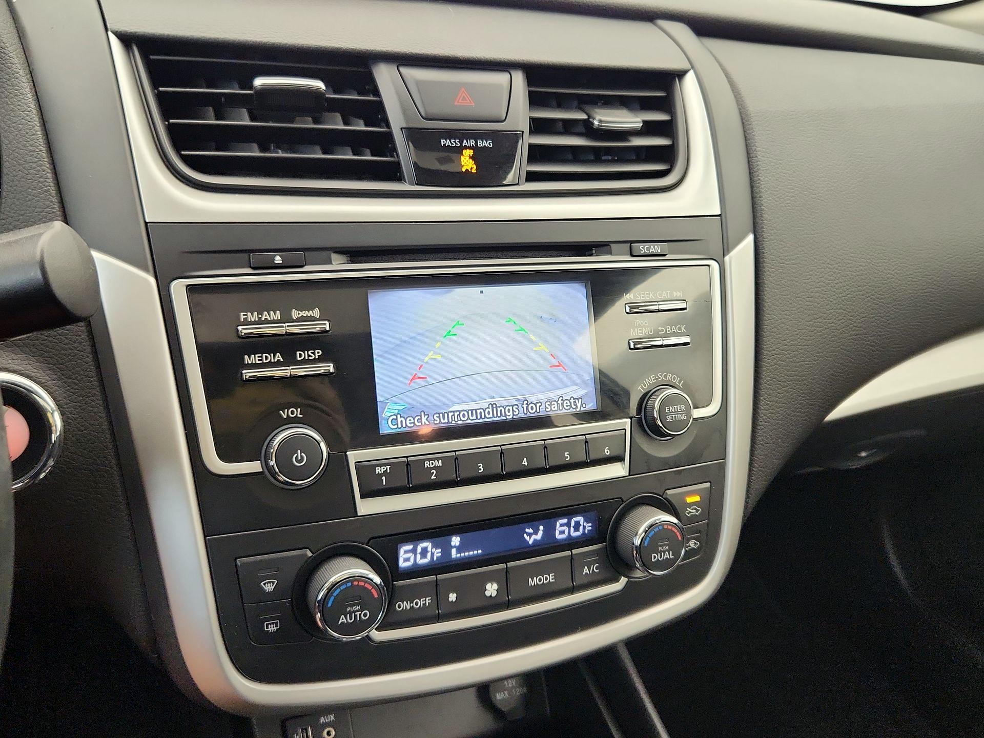 Thumbnail: 2017 Nissan Altima - 14