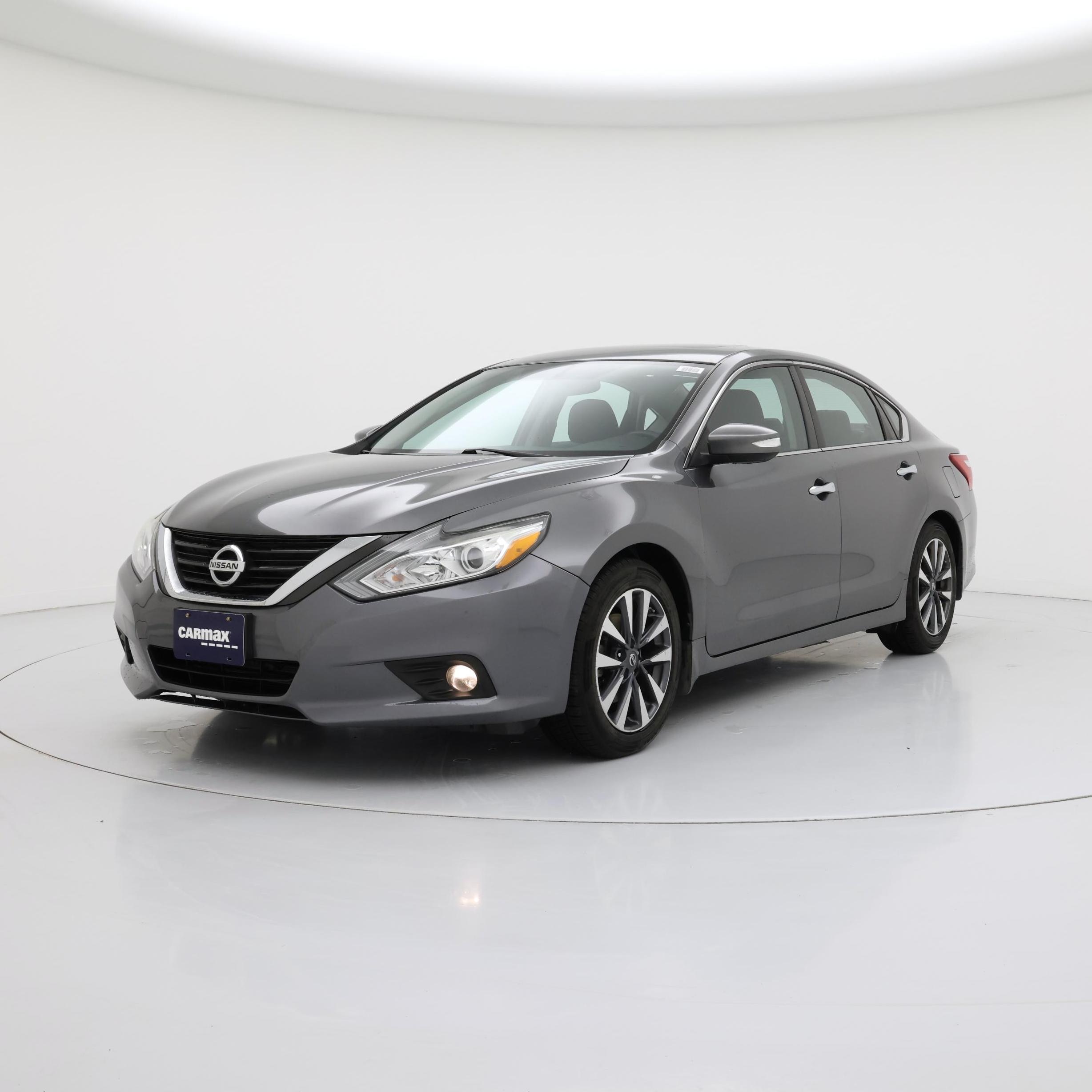 Thumbnail: 2017 Nissan Altima - 4