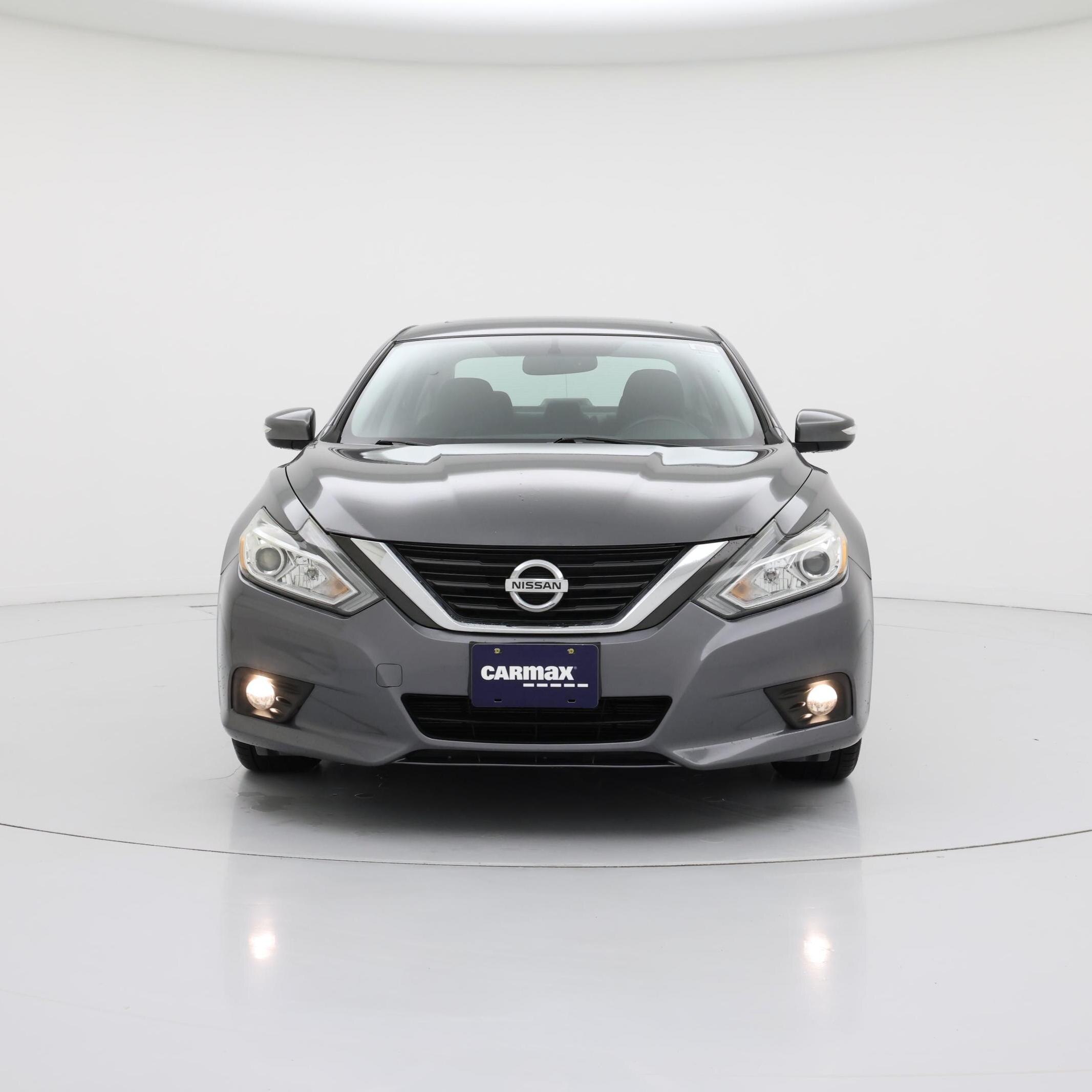 Thumbnail: 2017 Nissan Altima - 5