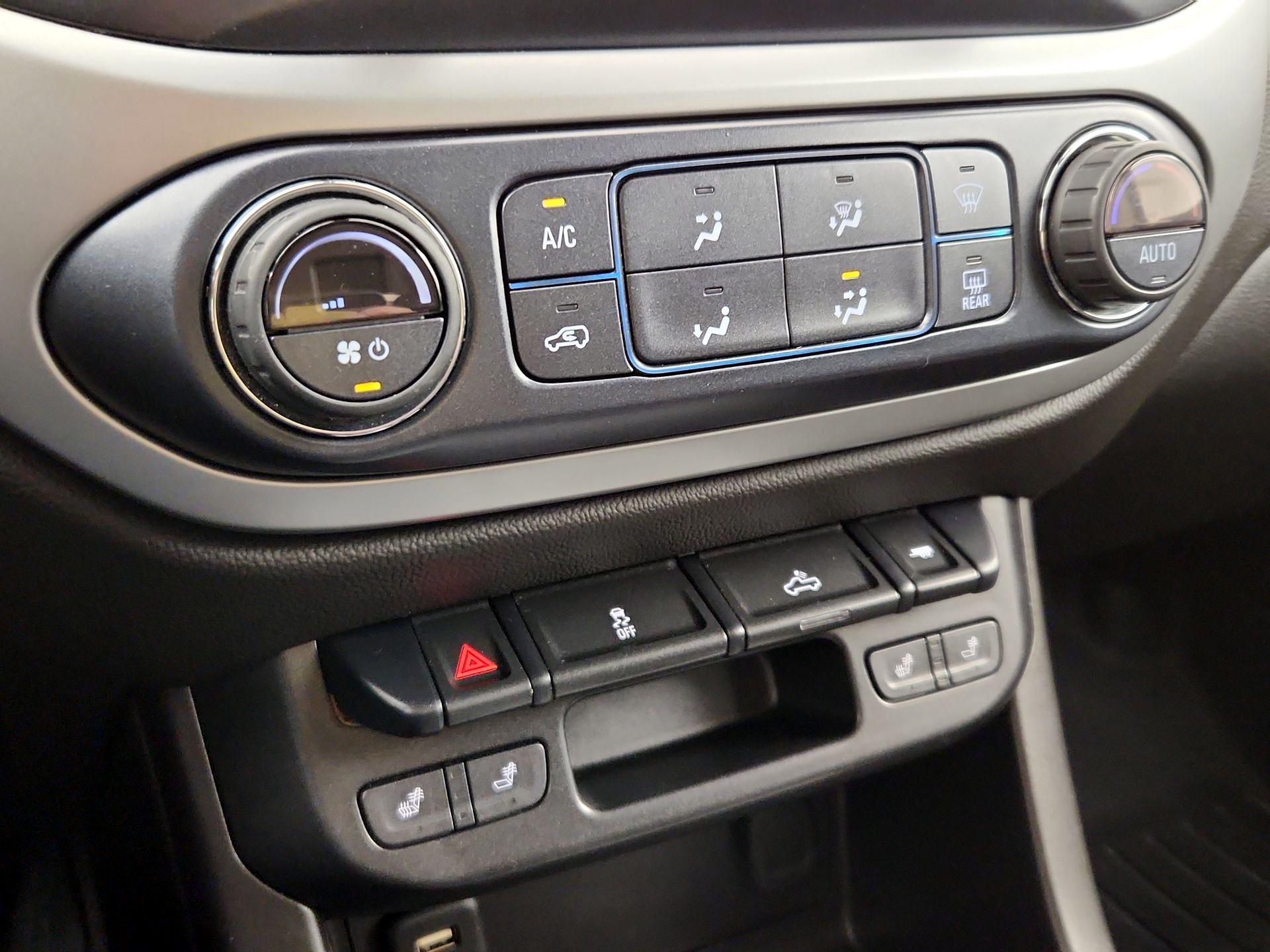 Thumbnail: 2016 Chevrolet Colorado - 17