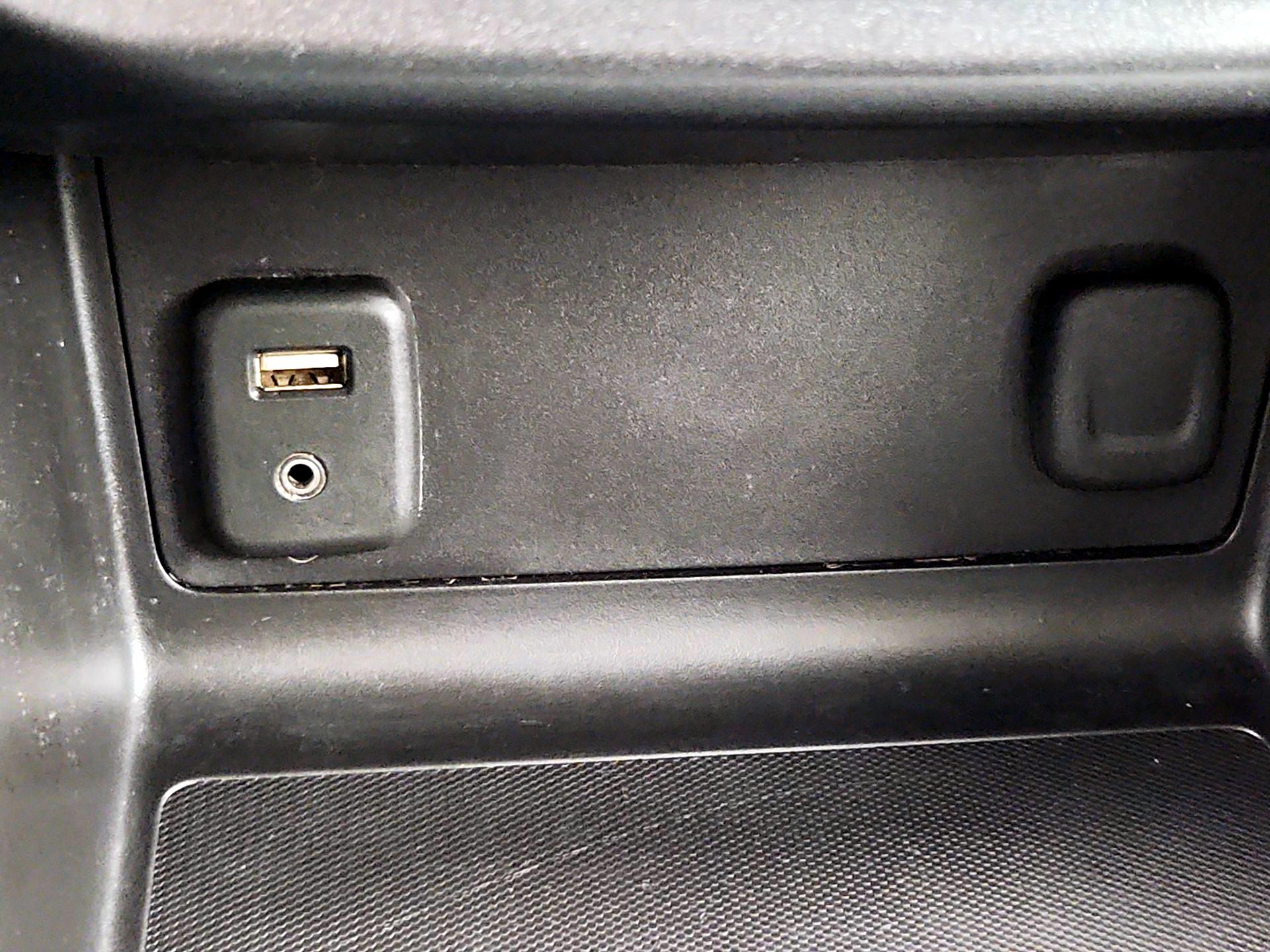 Thumbnail: 2016 Chevrolet Colorado - 19