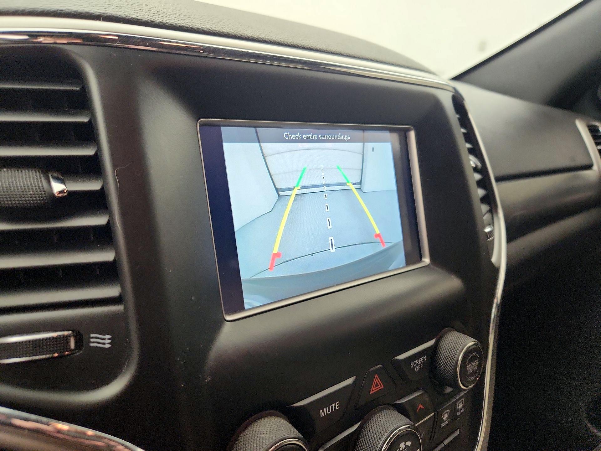 Thumbnail: 2018 Jeep Grand Cherokee - 14