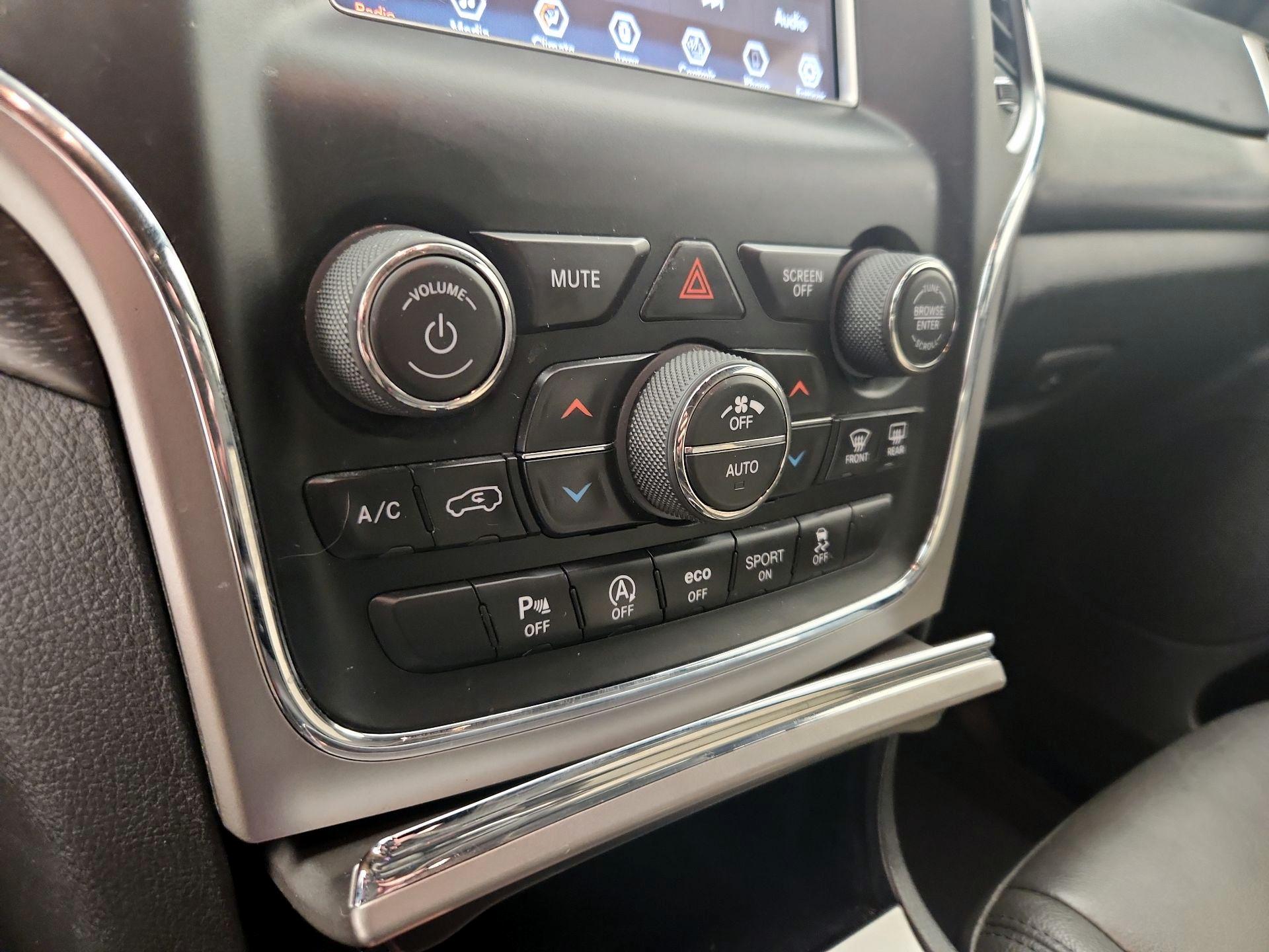 Thumbnail: 2018 Jeep Grand Cherokee - 16