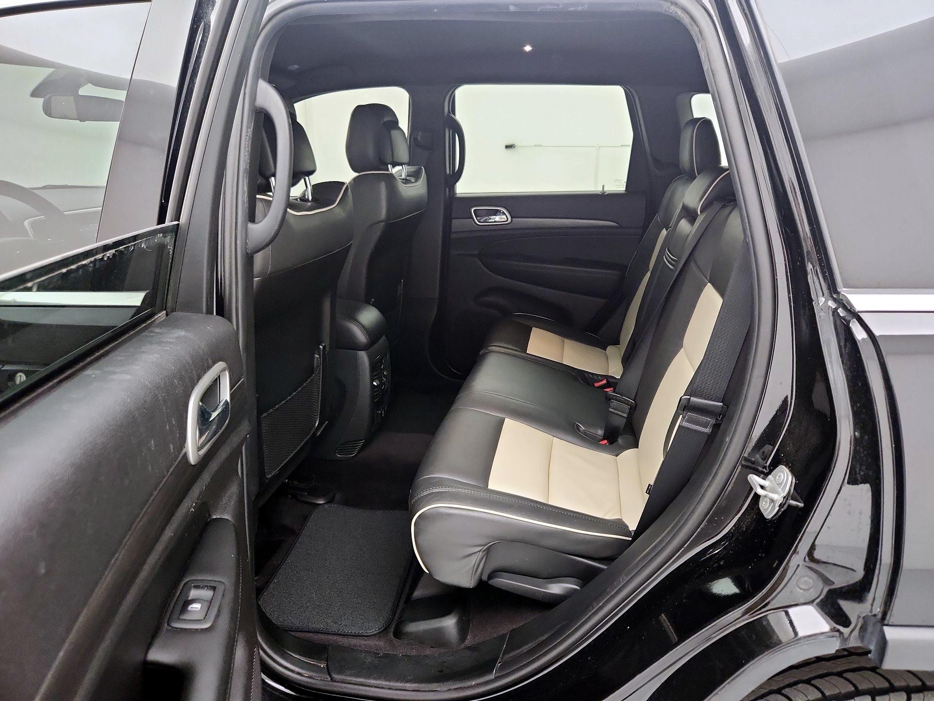 Thumbnail: 2018 Jeep Grand Cherokee - 19