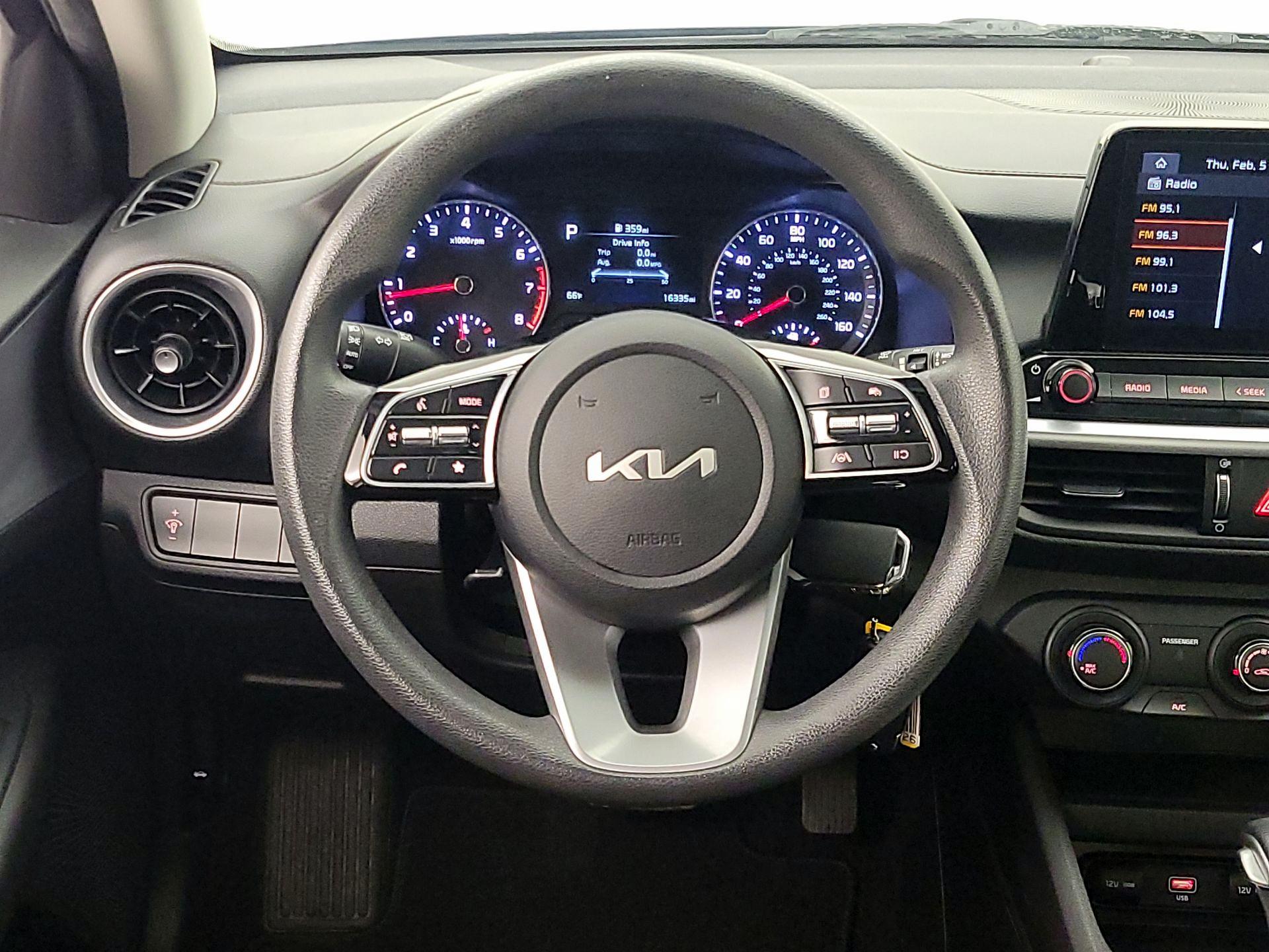 Thumbnail: 2023 Kia Forte - 10