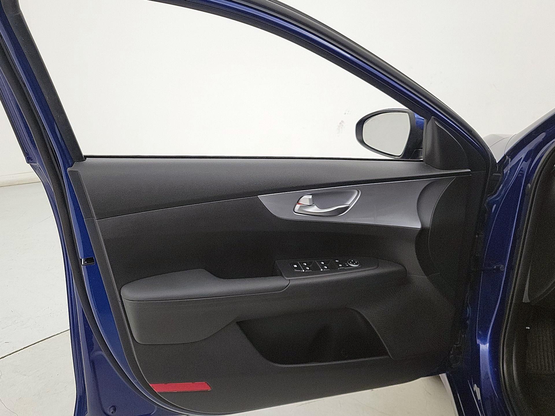 Thumbnail: 2023 Kia Forte - 12