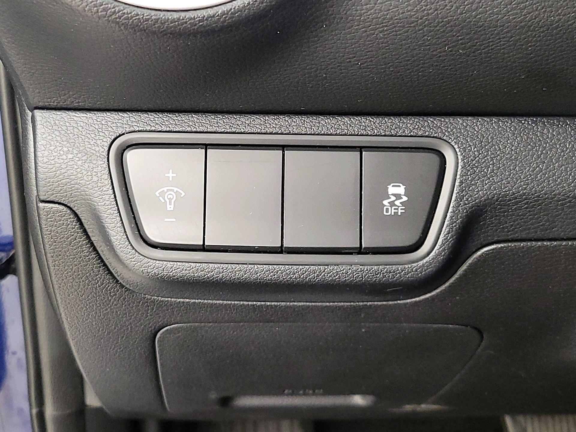 Thumbnail: 2023 Kia Forte - 13