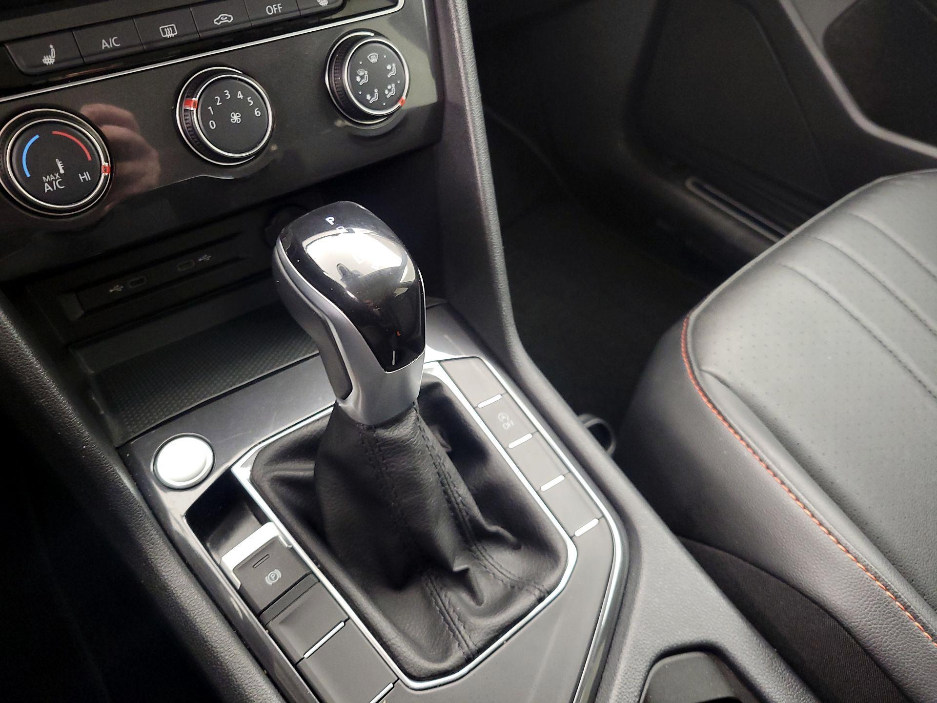 Thumbnail: 2024 Volkswagen Tiguan - 17