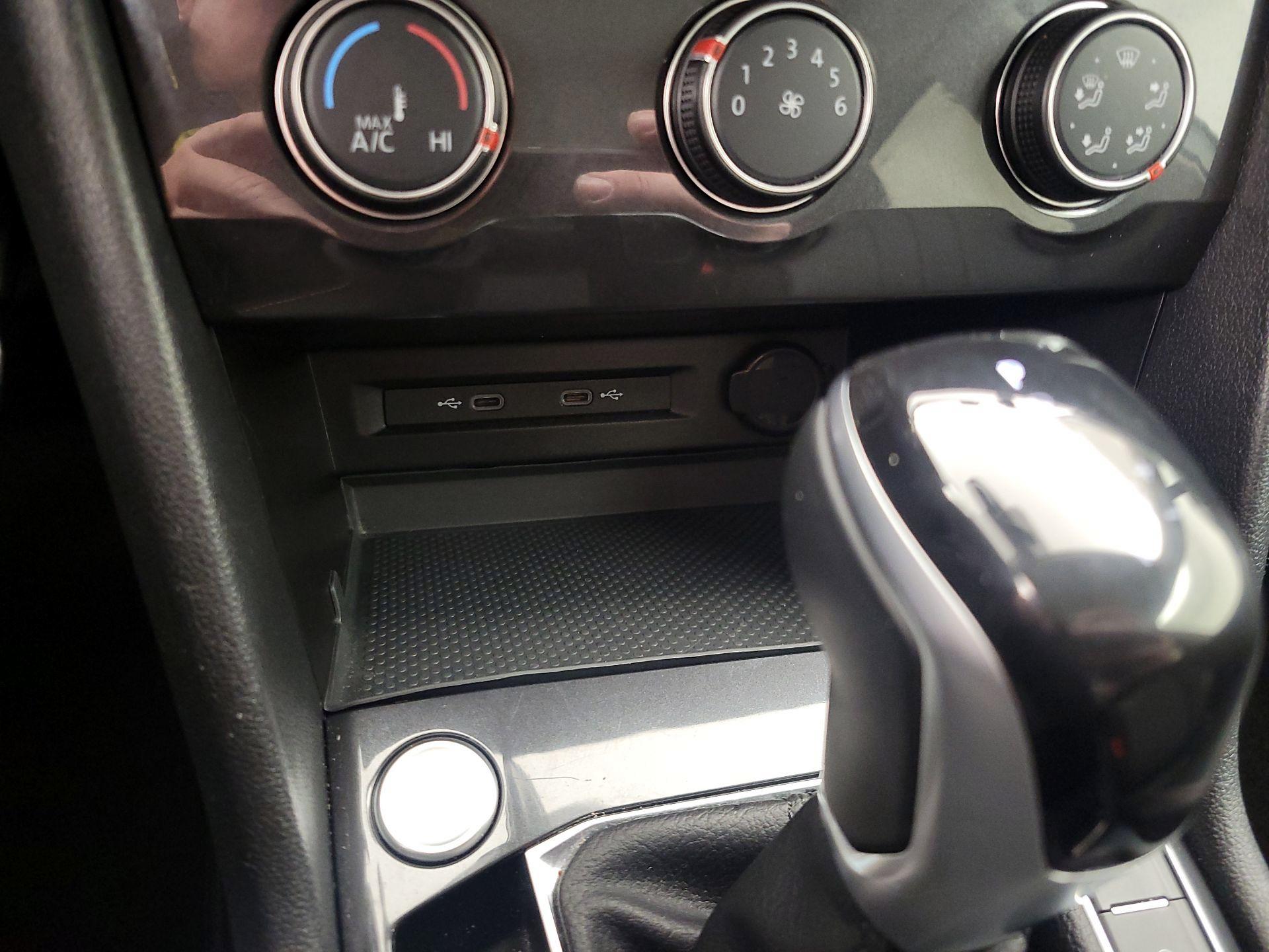 Thumbnail: 2024 Volkswagen Tiguan - 18