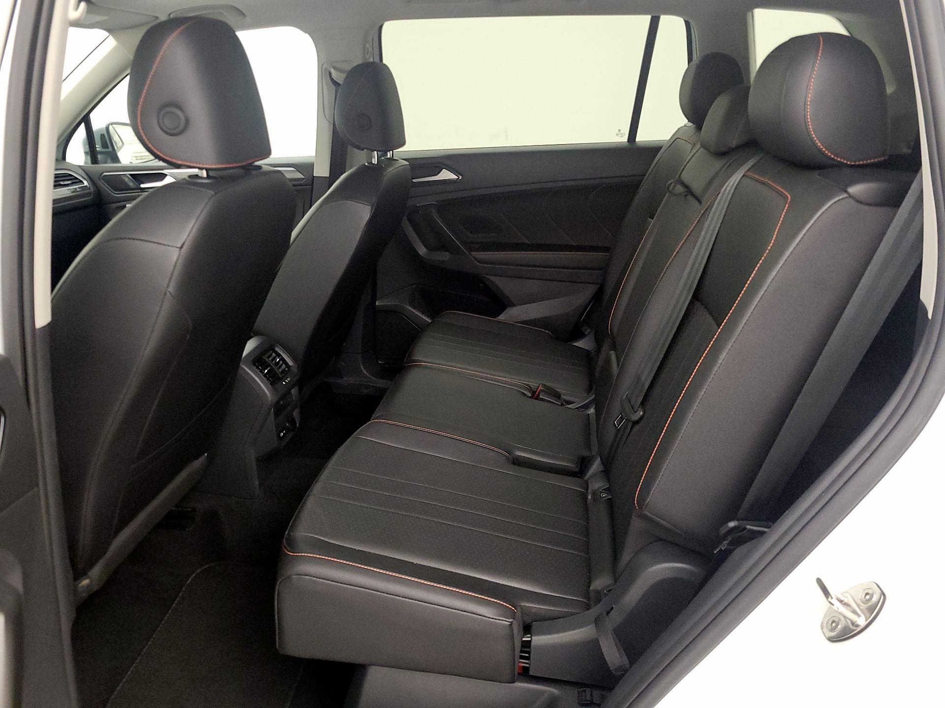 Thumbnail: 2024 Volkswagen Tiguan - 20