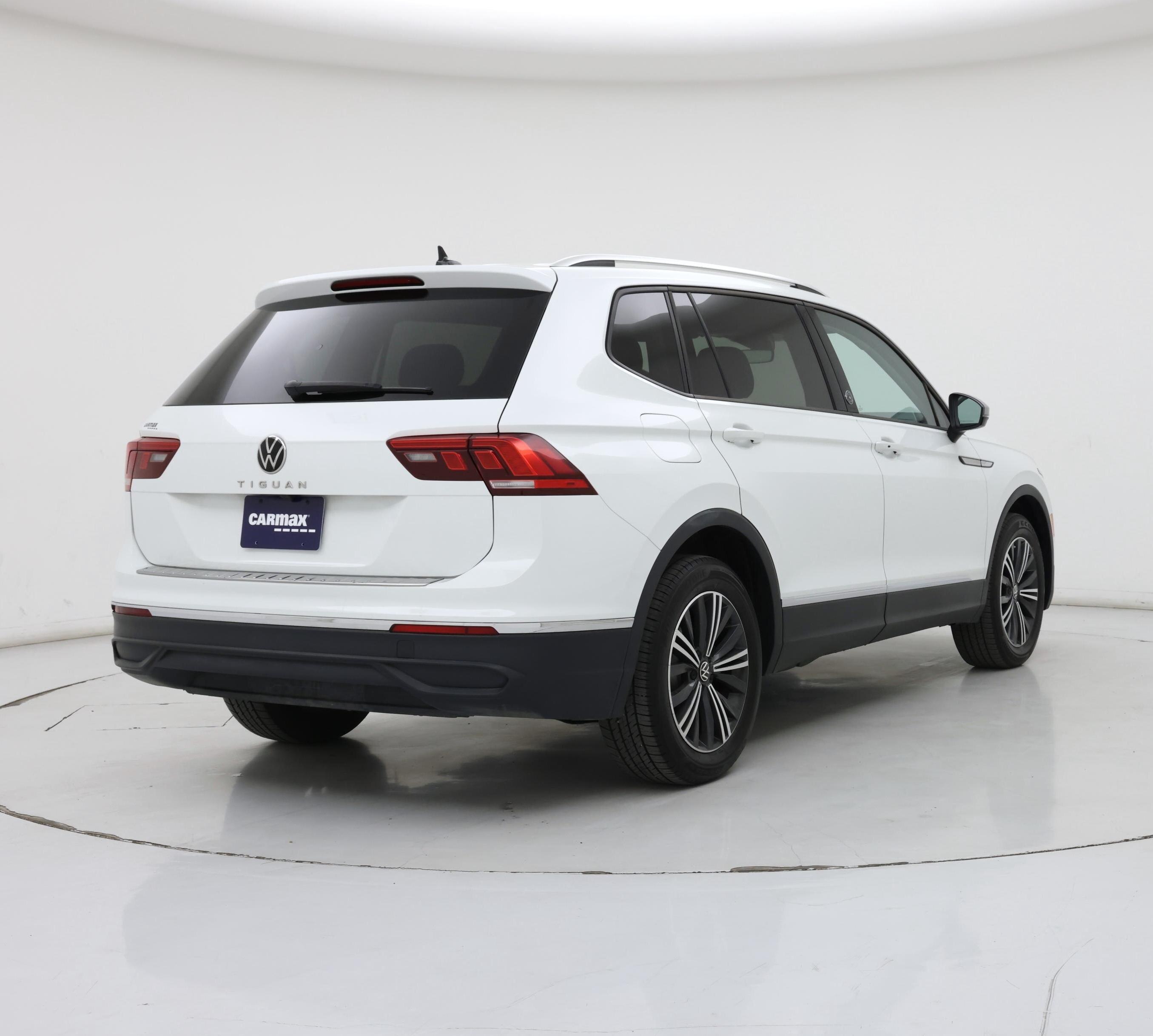 Thumbnail: 2024 Volkswagen Tiguan - 8