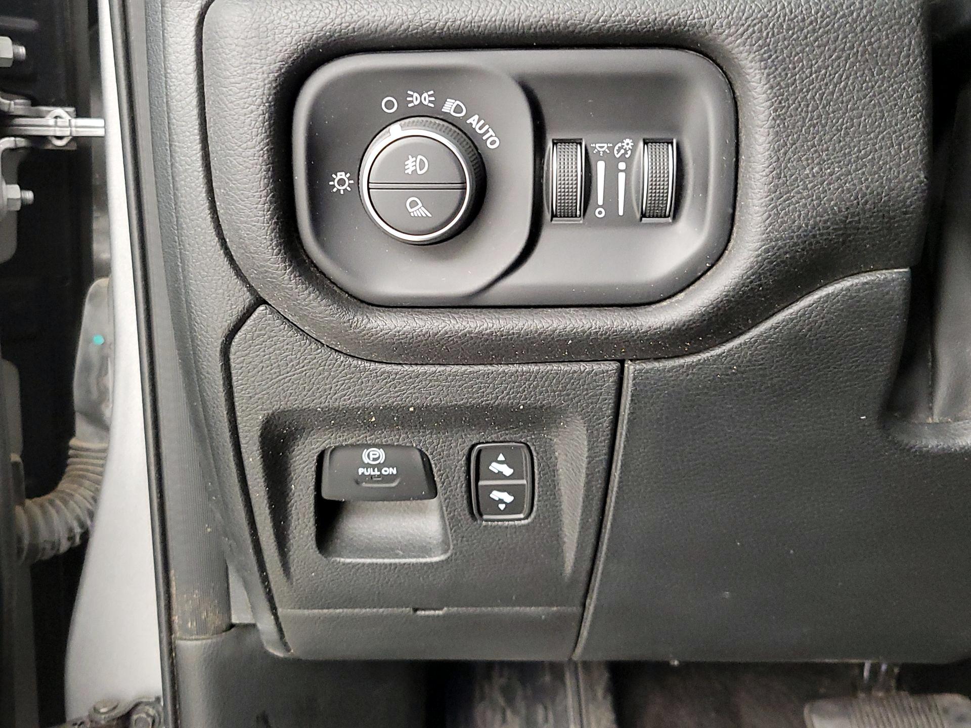 Thumbnail: 2025 RAM 1500 - 13