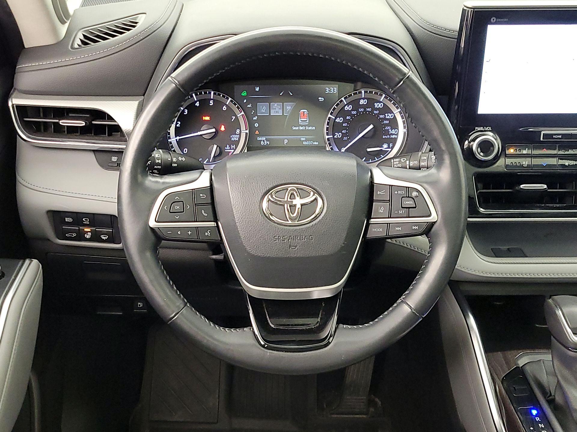 Thumbnail: 2022 Toyota Highlander - 10