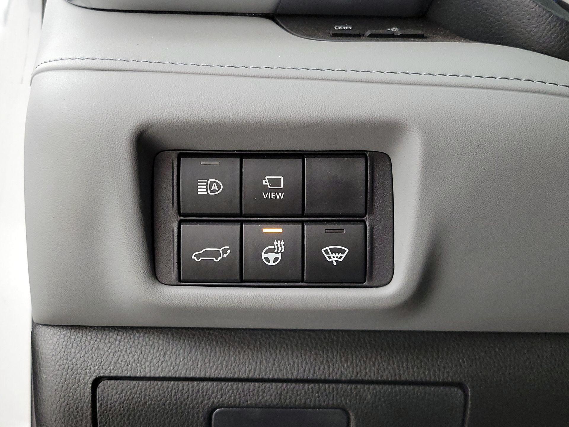 Thumbnail: 2022 Toyota Highlander - 13