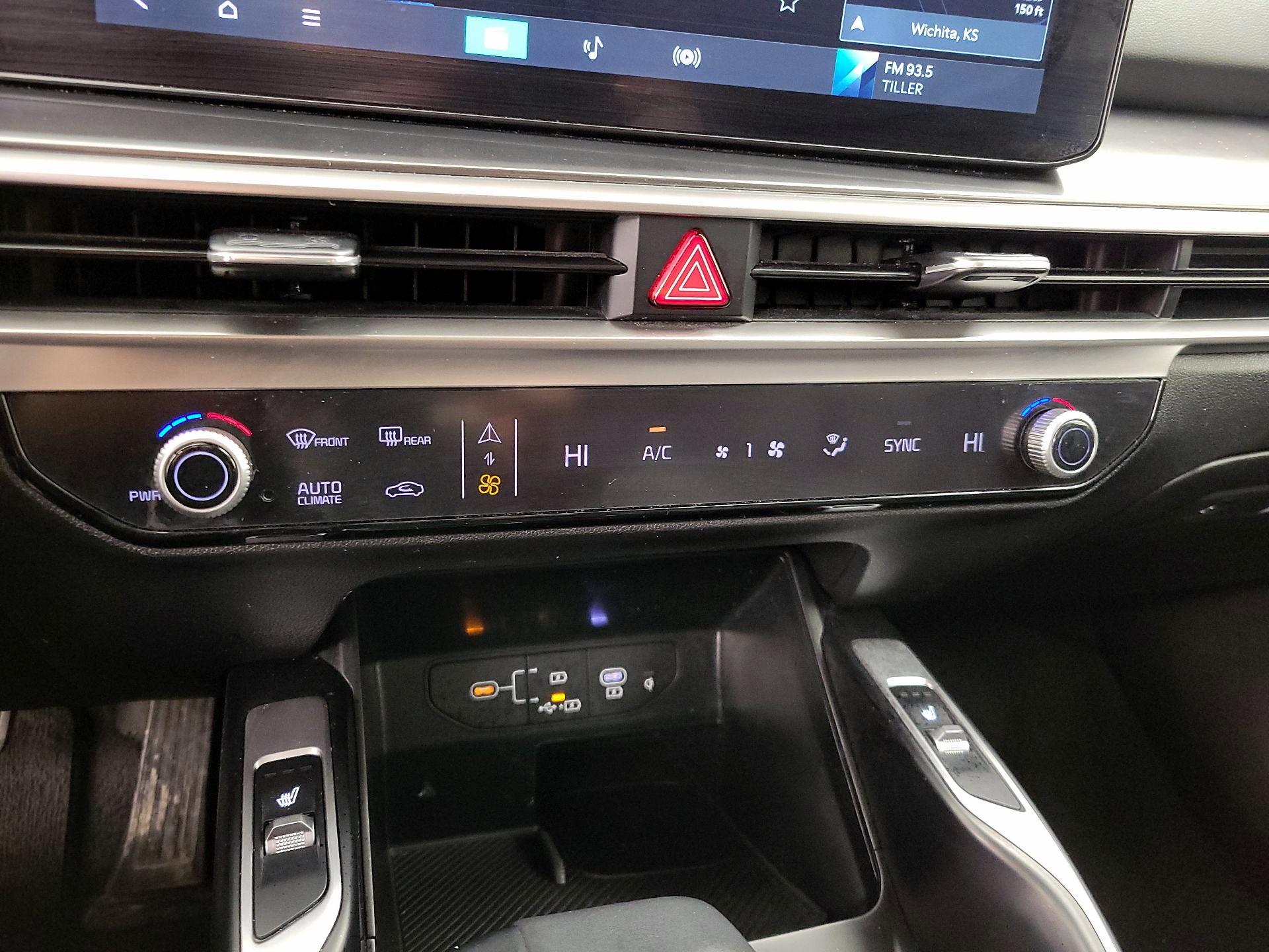 Thumbnail: 2024 Kia Sorento - 17