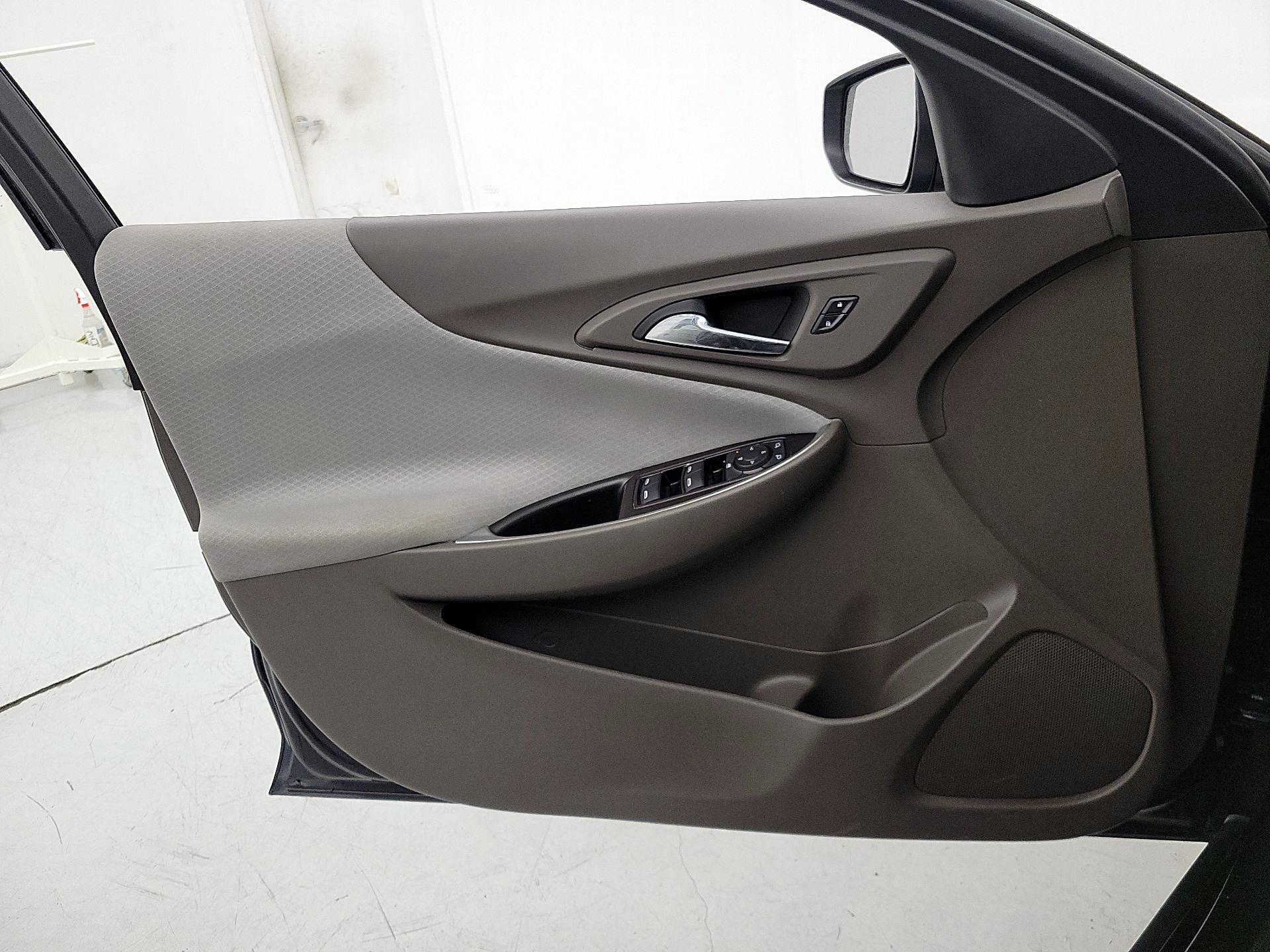 Thumbnail: 2023 Chevrolet Malibu - 12