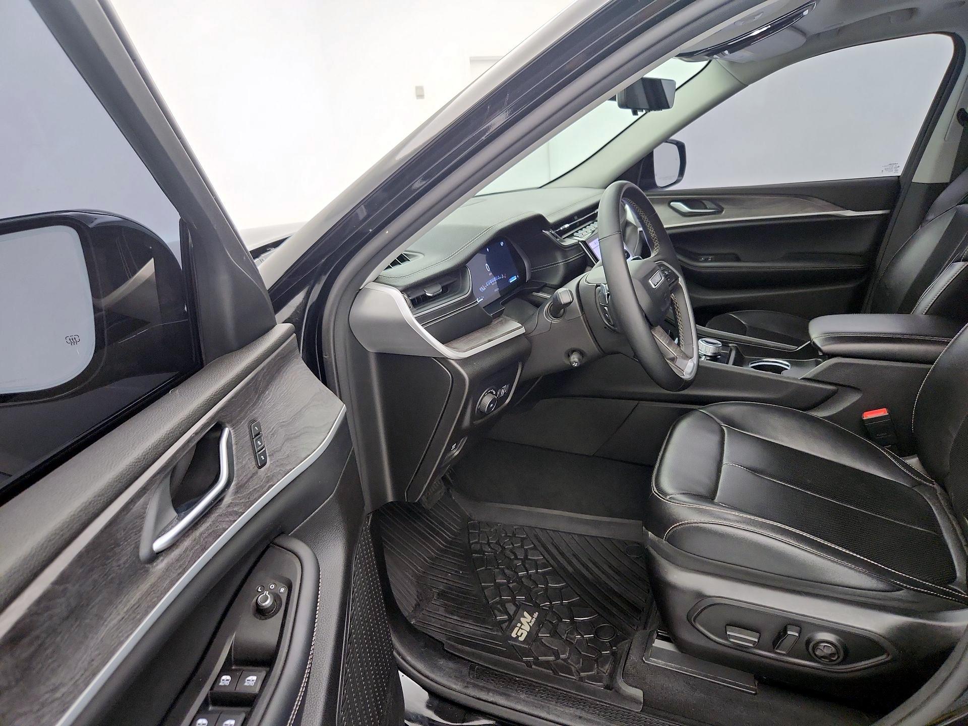 Thumbnail: 2024 Jeep Grand Cherokee - 11