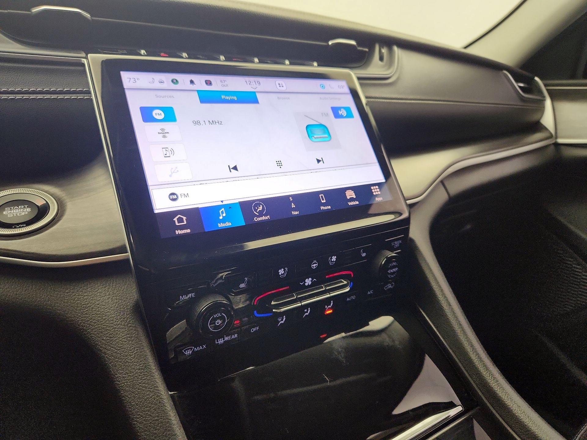 Thumbnail: 2024 Jeep Grand Cherokee - 16