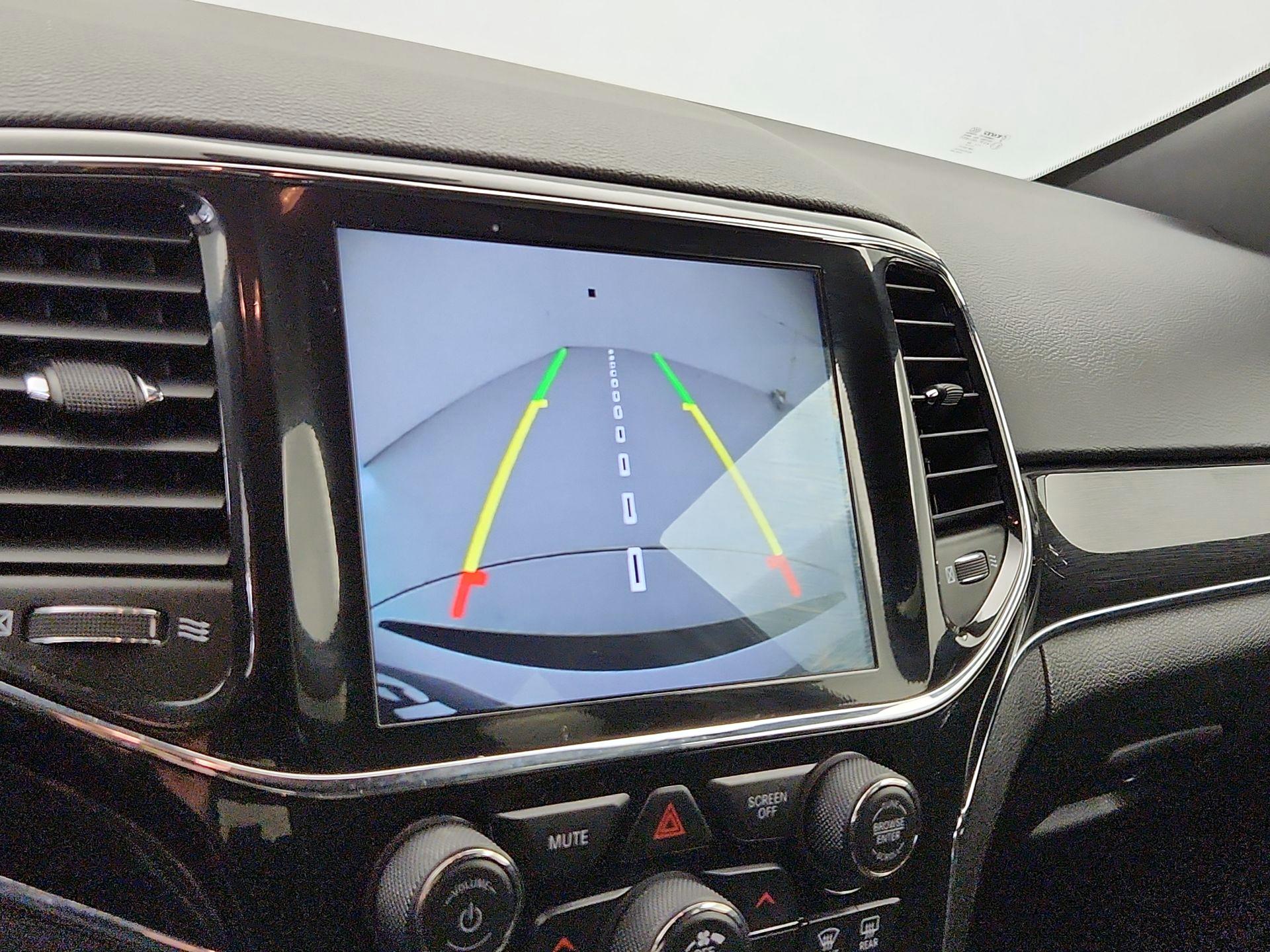 Thumbnail: 2021 Jeep Grand Cherokee - 15