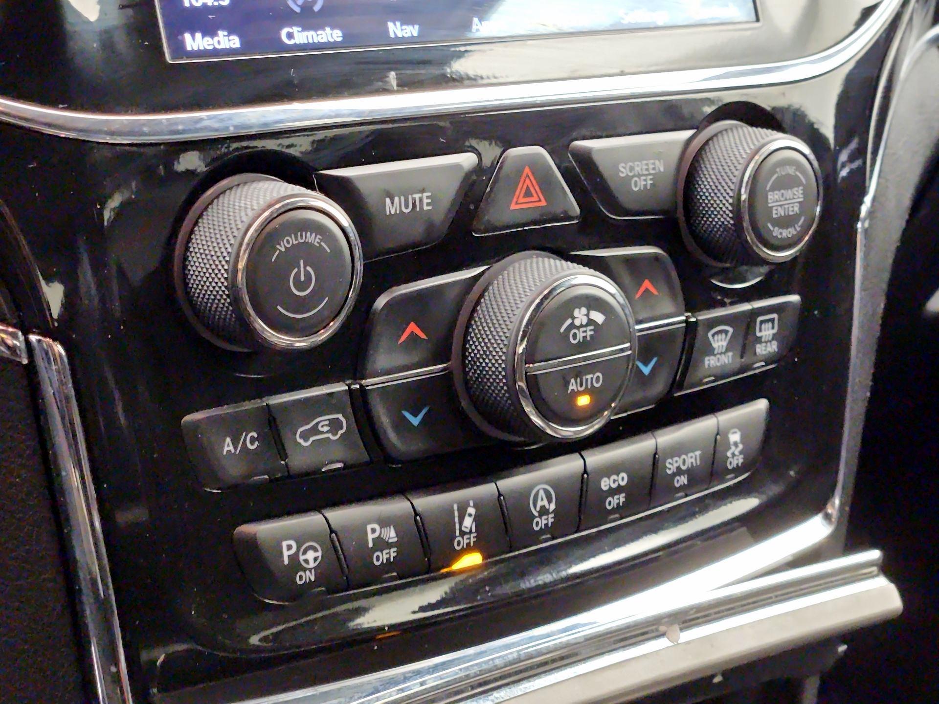 Thumbnail: 2021 Jeep Grand Cherokee - 17