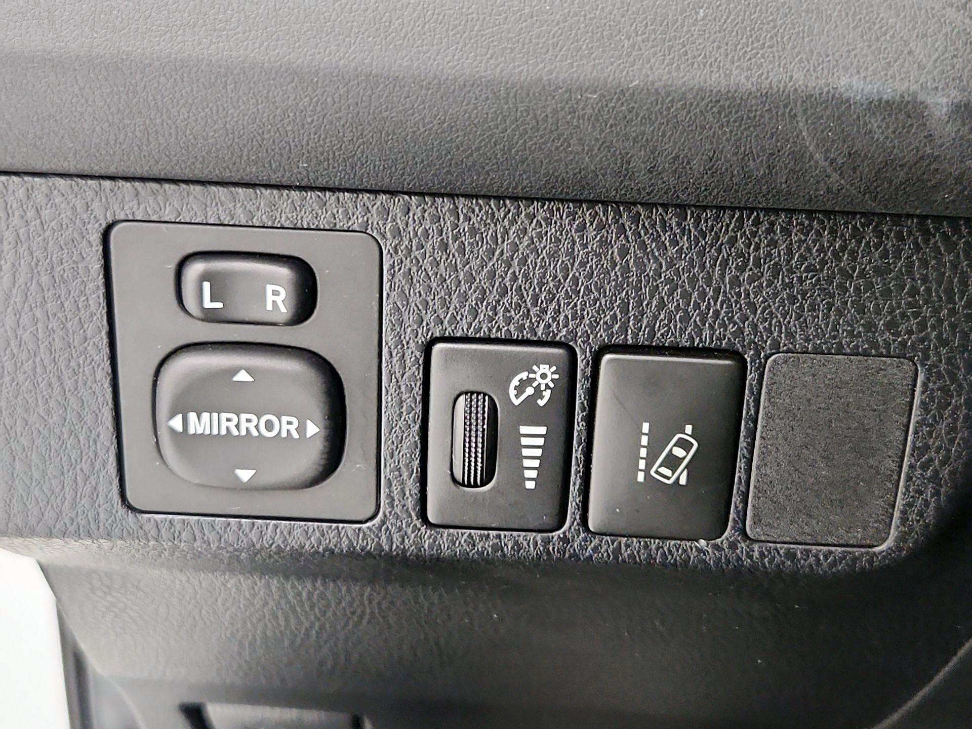 Thumbnail: 2018 Toyota RAV4 - 13