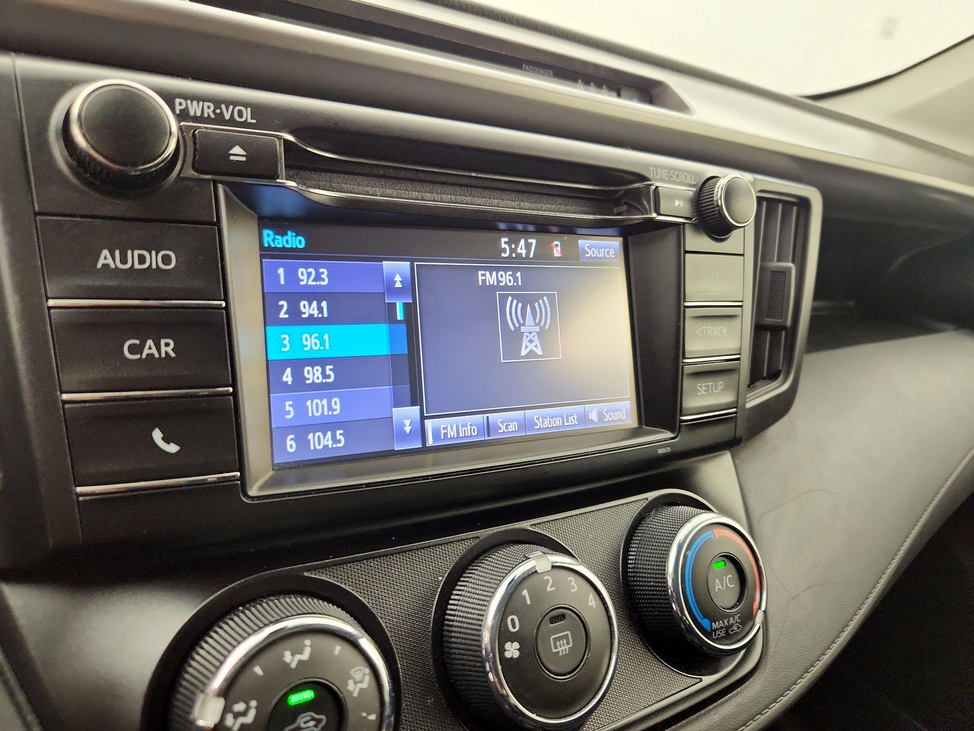 Thumbnail: 2018 Toyota RAV4 - 15