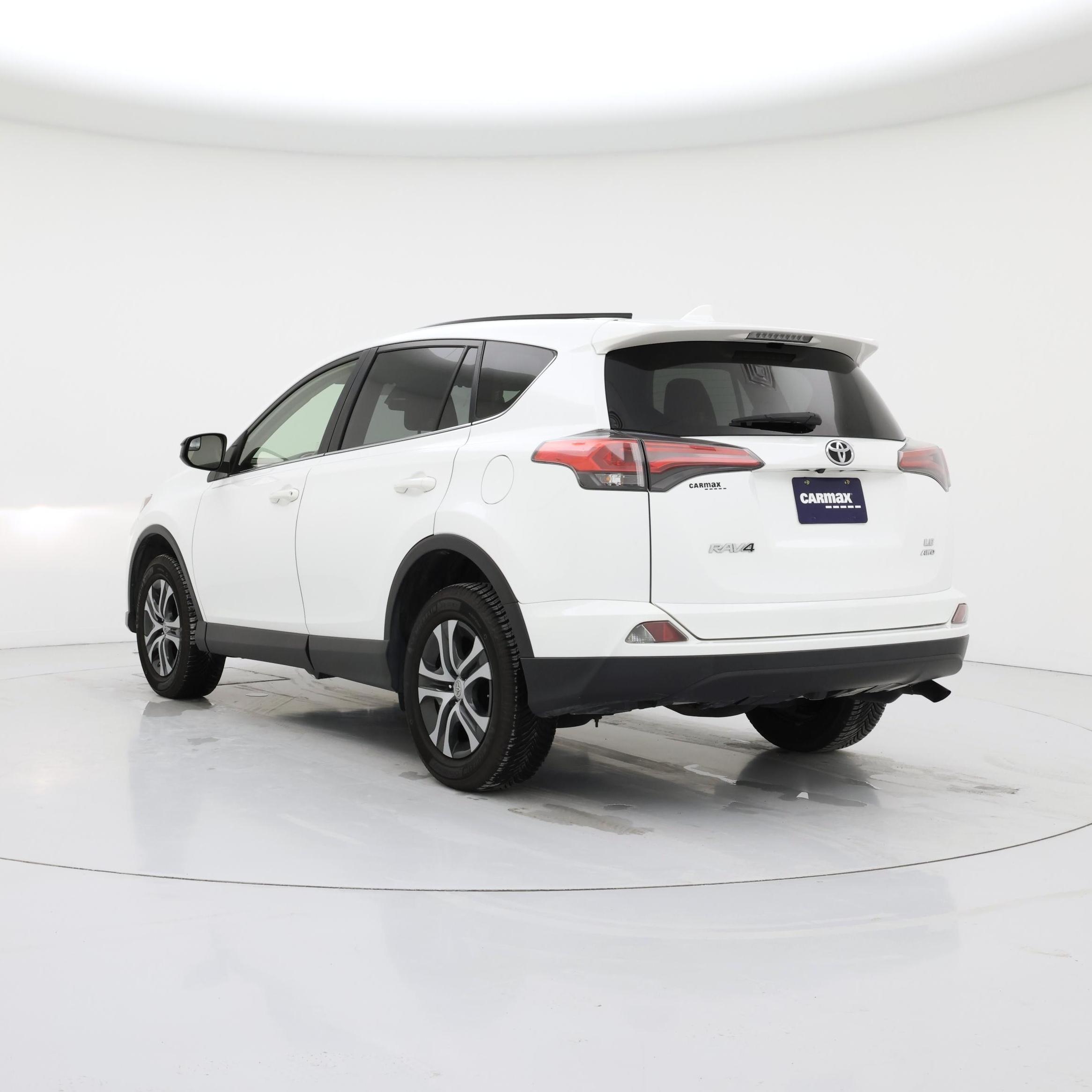 Thumbnail: 2018 Toyota RAV4 - 2