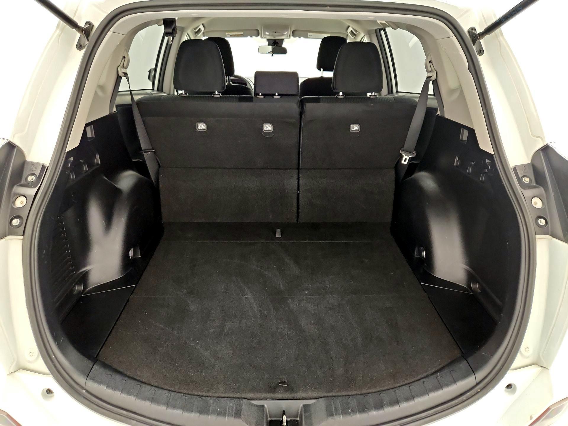 Thumbnail: 2018 Toyota RAV4 - 20