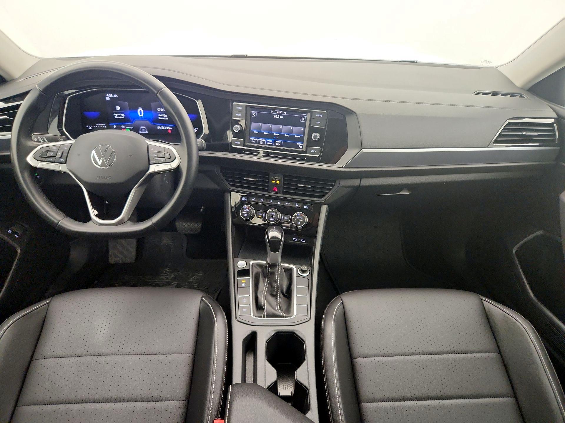 Thumbnail: 2023 Volkswagen Jetta - 9