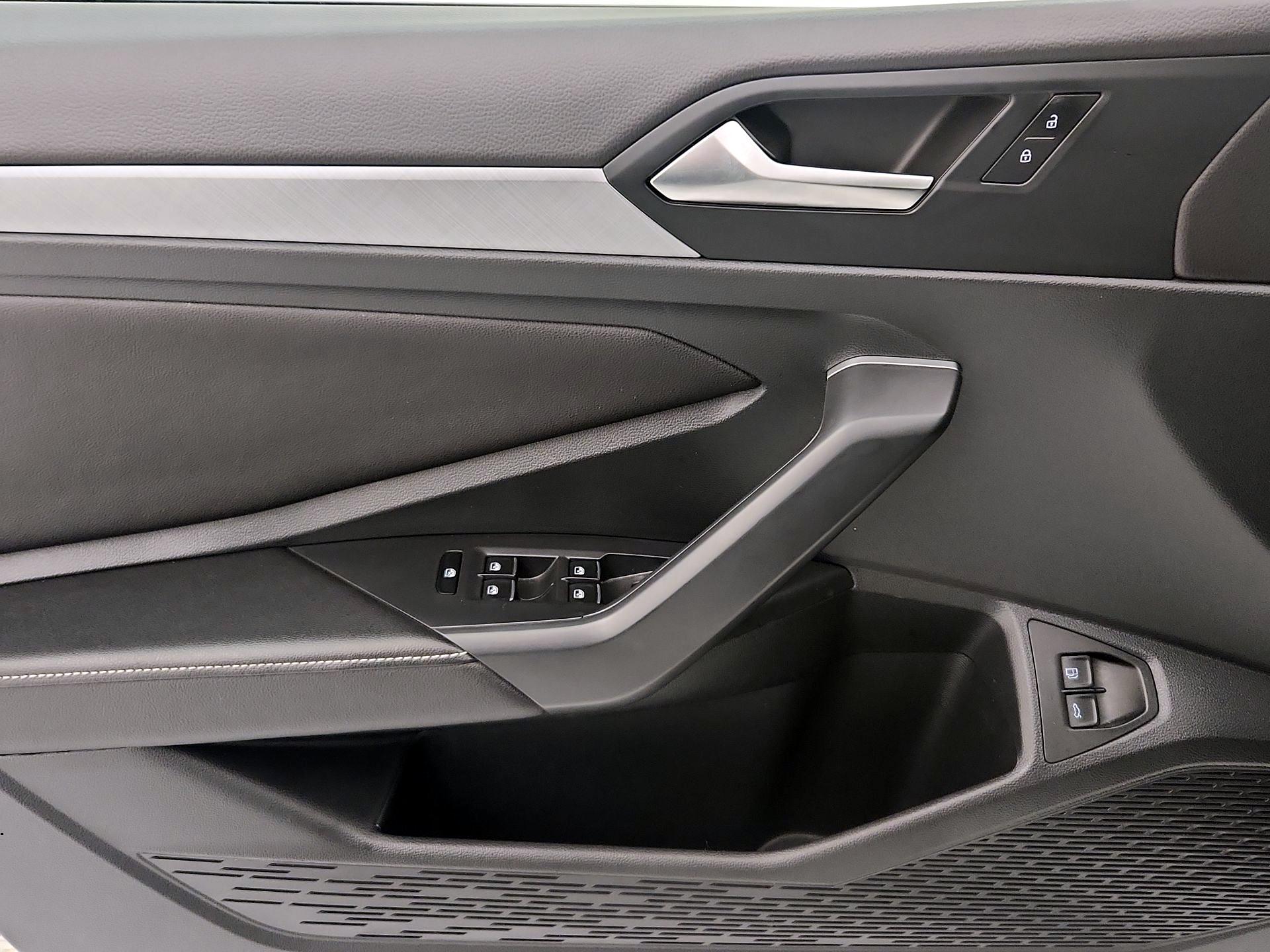 Thumbnail: 2023 Volkswagen Jetta - 12