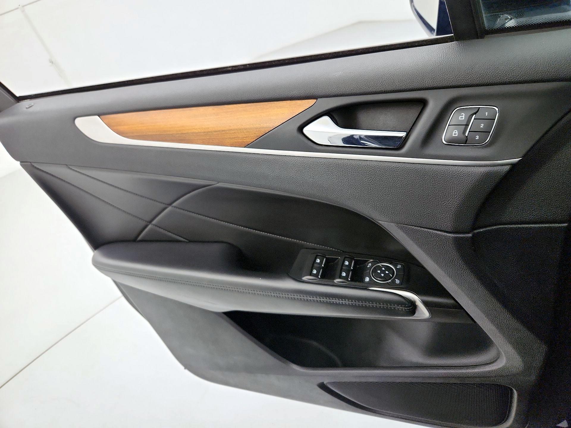 Thumbnail: 2019 Lincoln MKC - 12