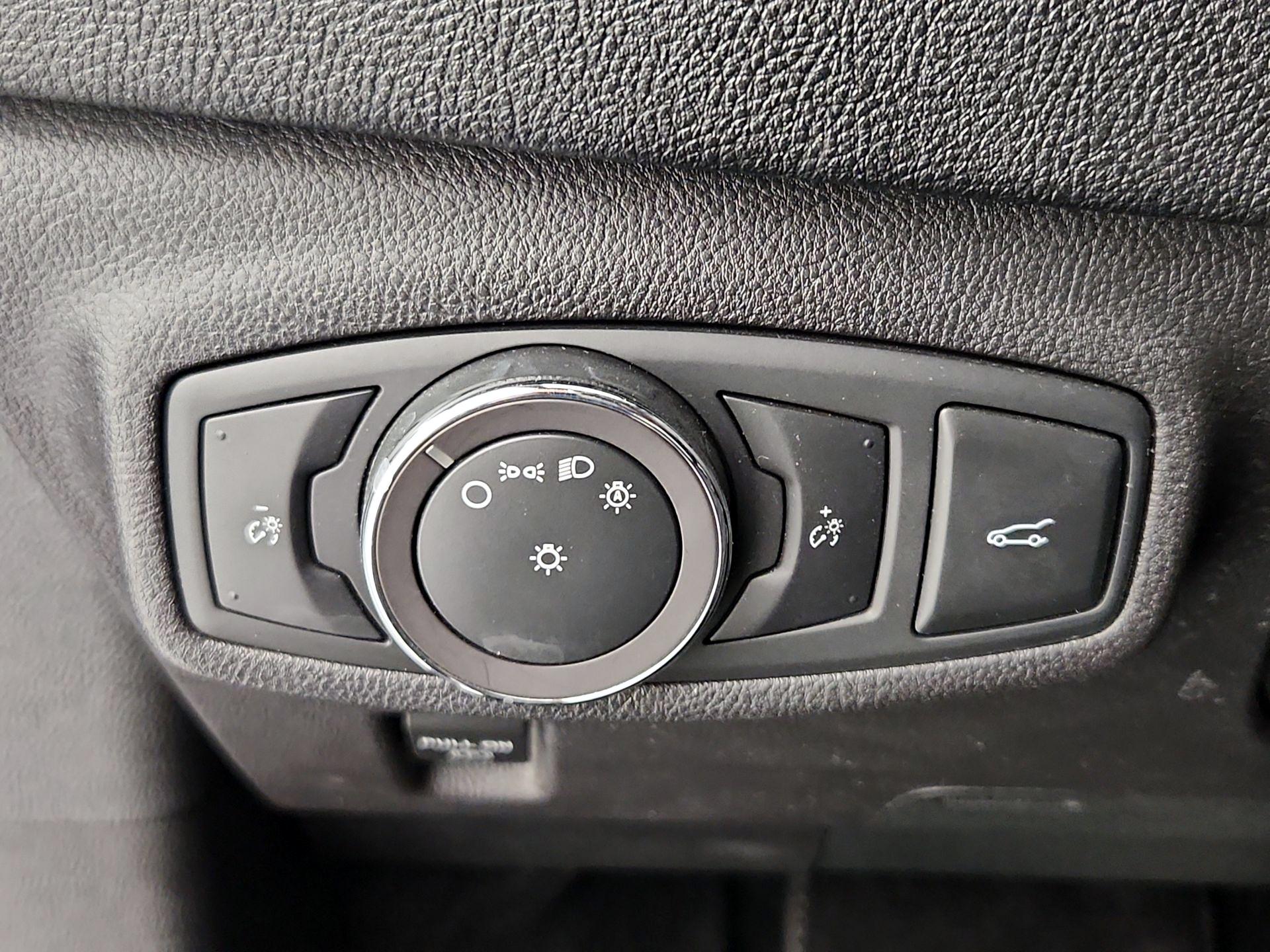 Thumbnail: 2019 Lincoln MKC - 13