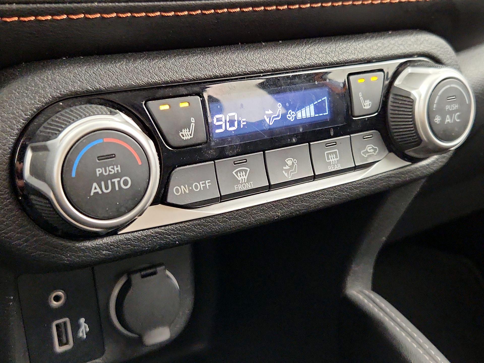 Thumbnail: 2019 Nissan Kicks - 16