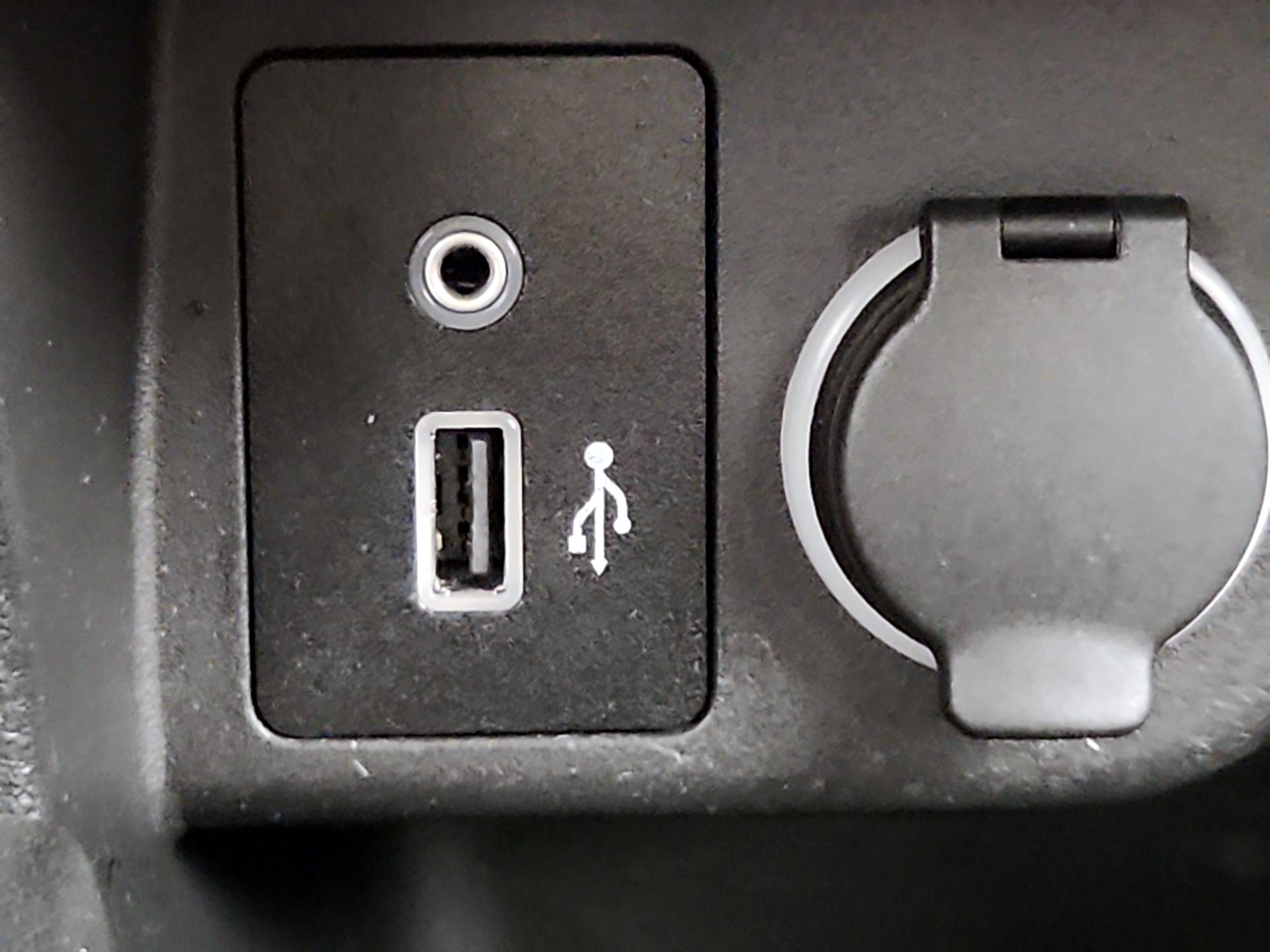 Thumbnail: 2019 Nissan Kicks - 18