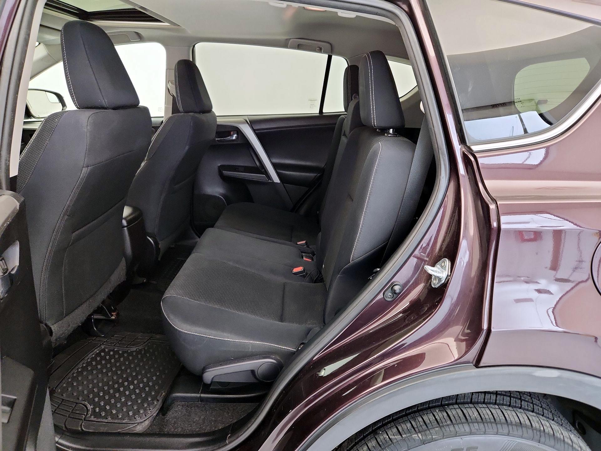 Thumbnail: 2017 Toyota RAV4 - 20